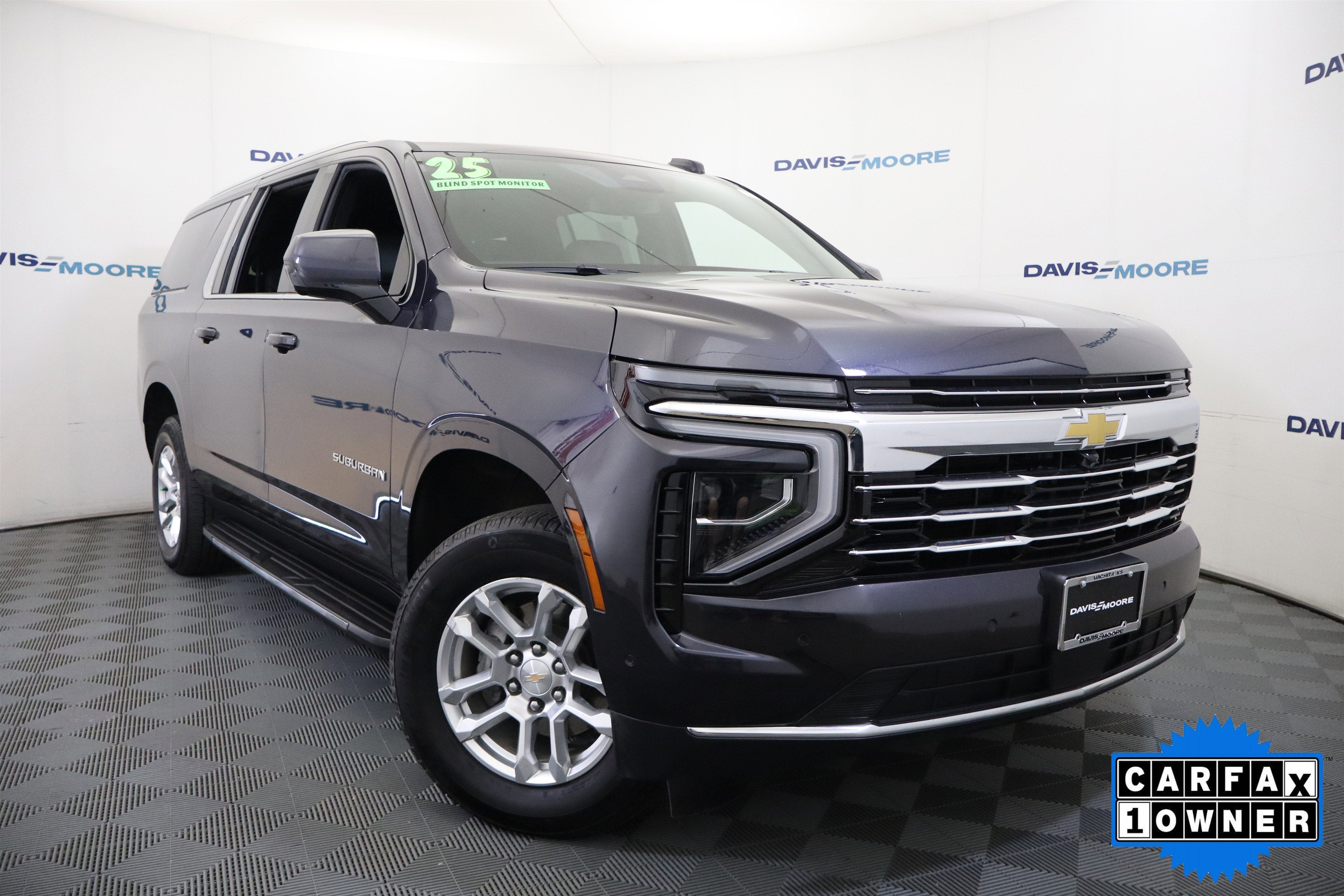 2025 Chevrolet Suburban LT