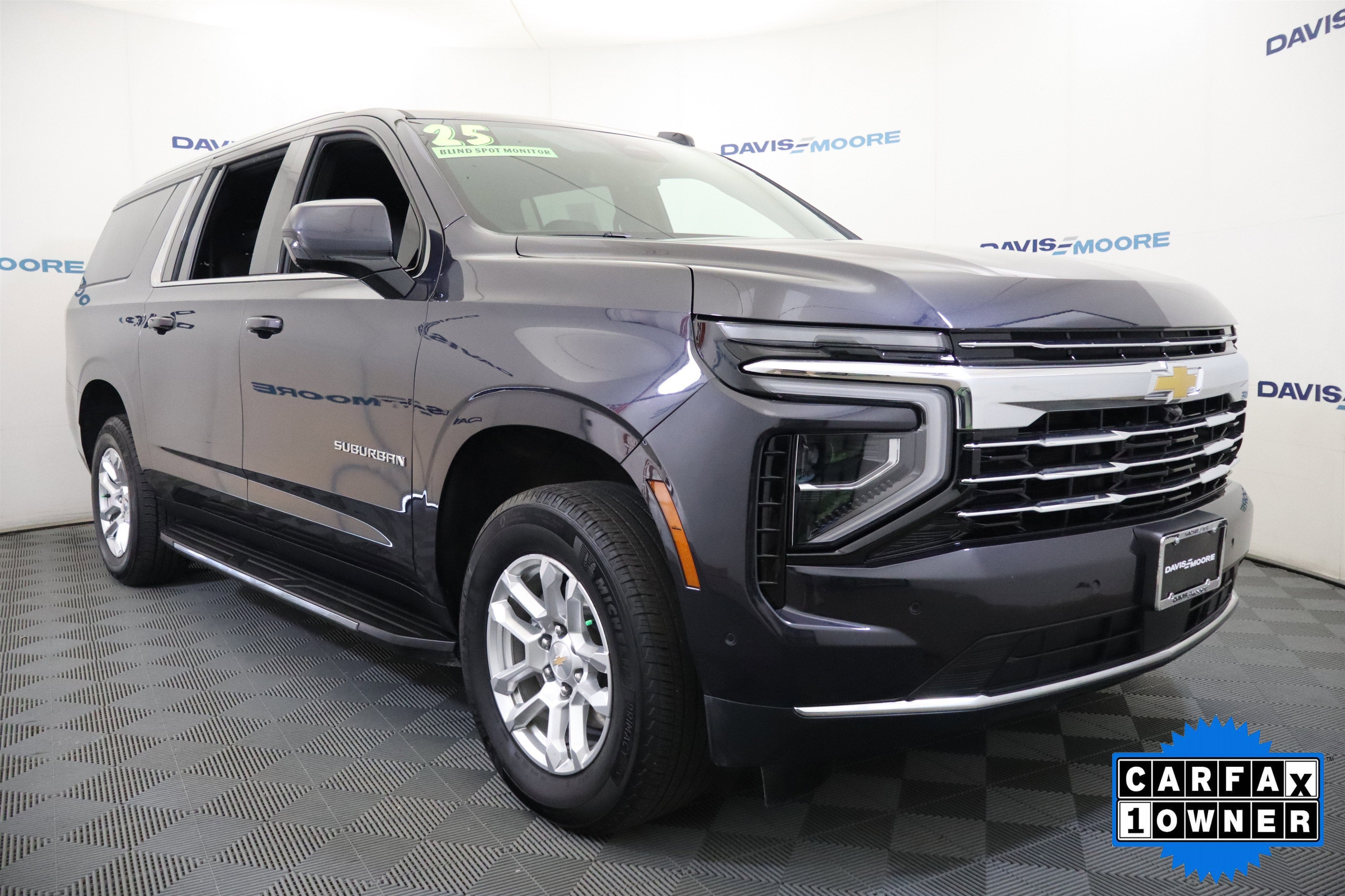 2025 Chevrolet Suburban LT