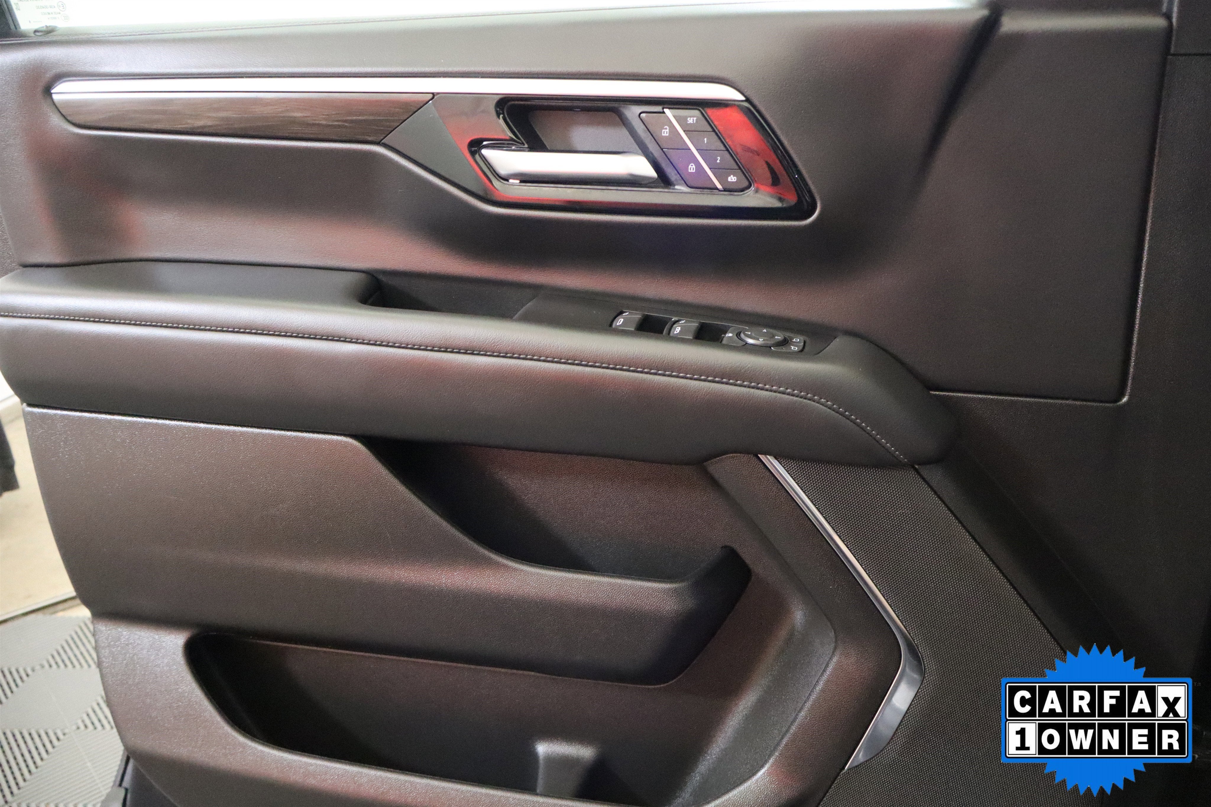 2025 Chevrolet Suburban LT