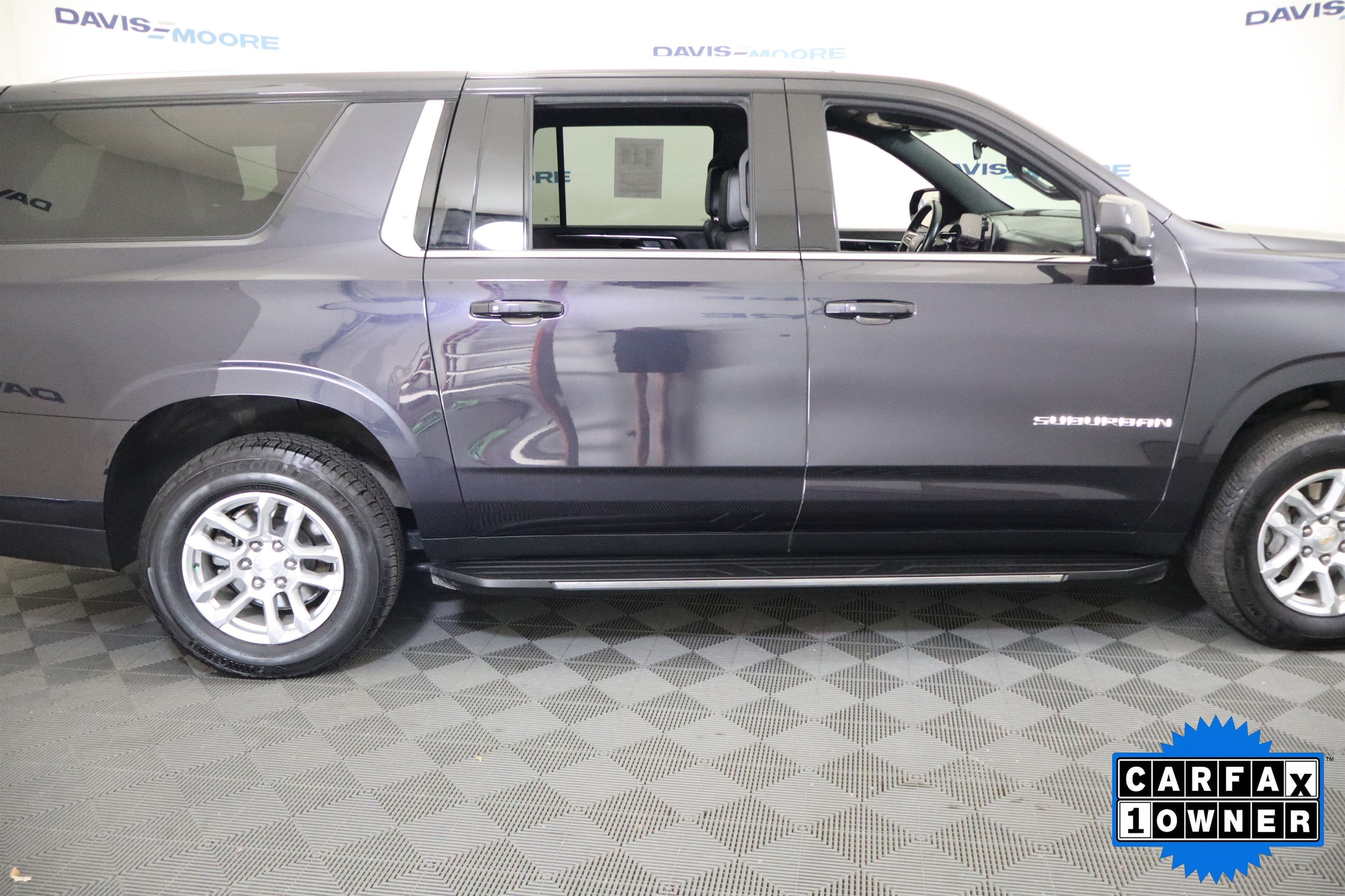 2025 Chevrolet Suburban LT