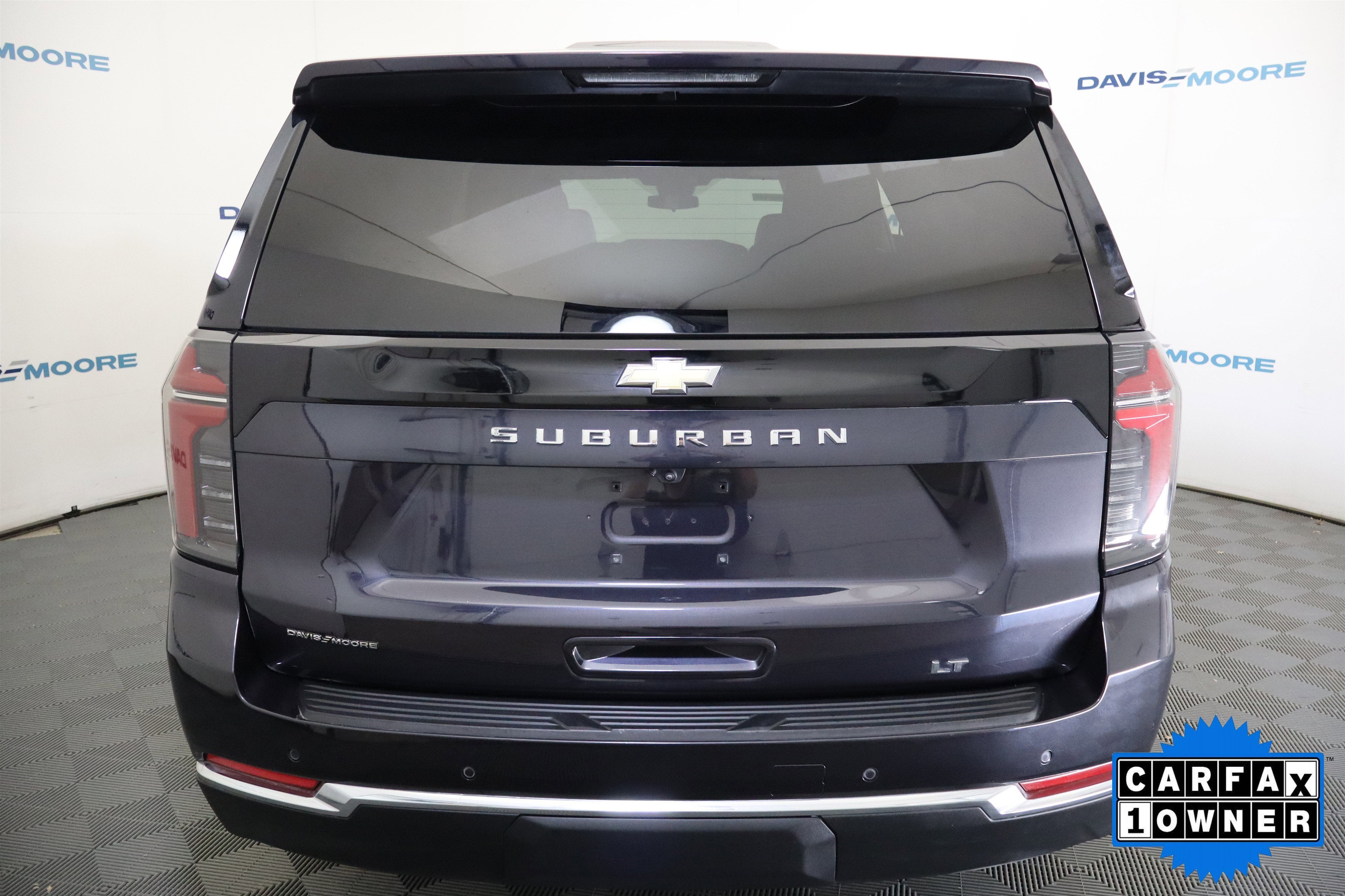 2025 Chevrolet Suburban LT