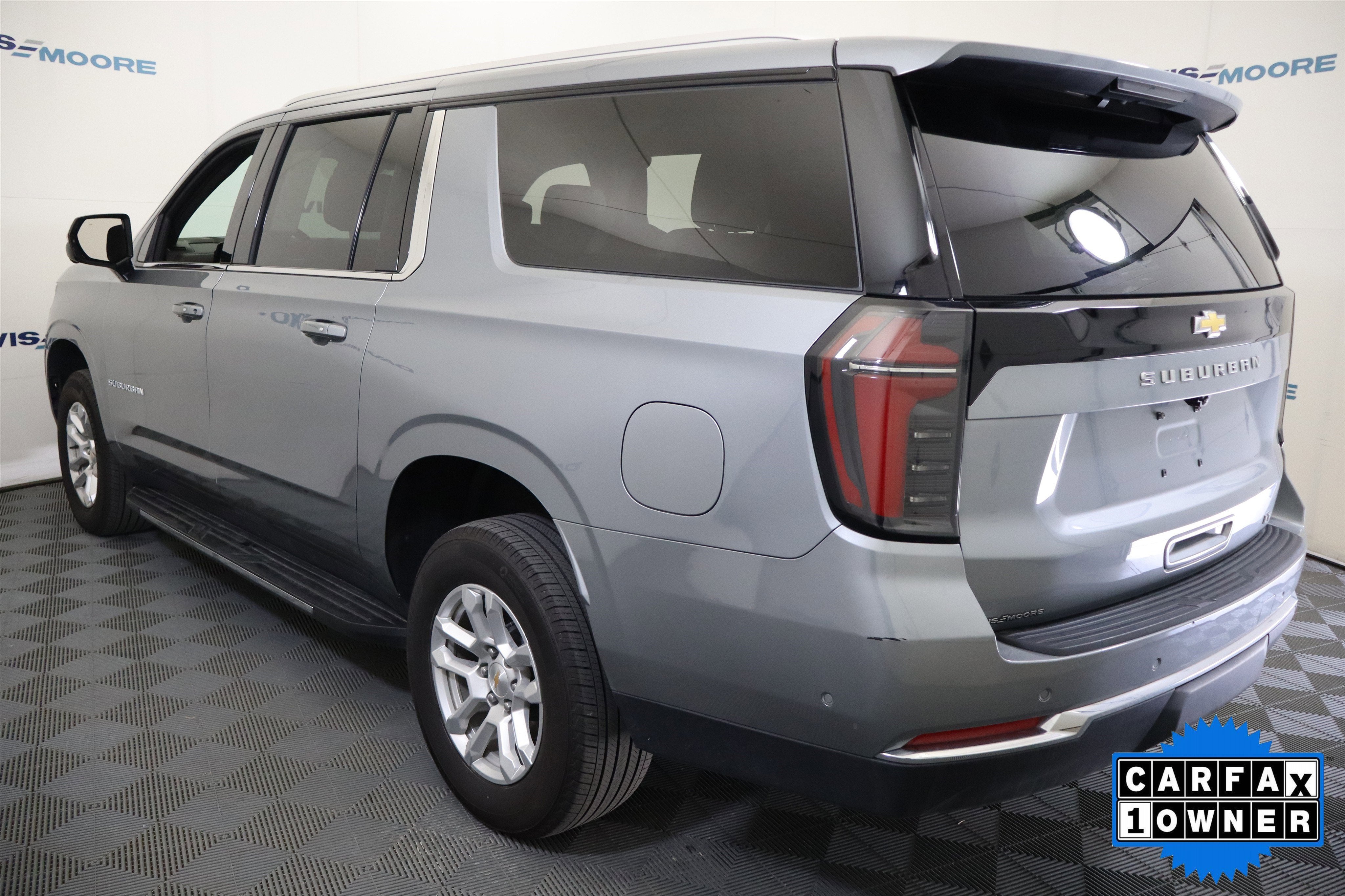 2025 Chevrolet Suburban LT