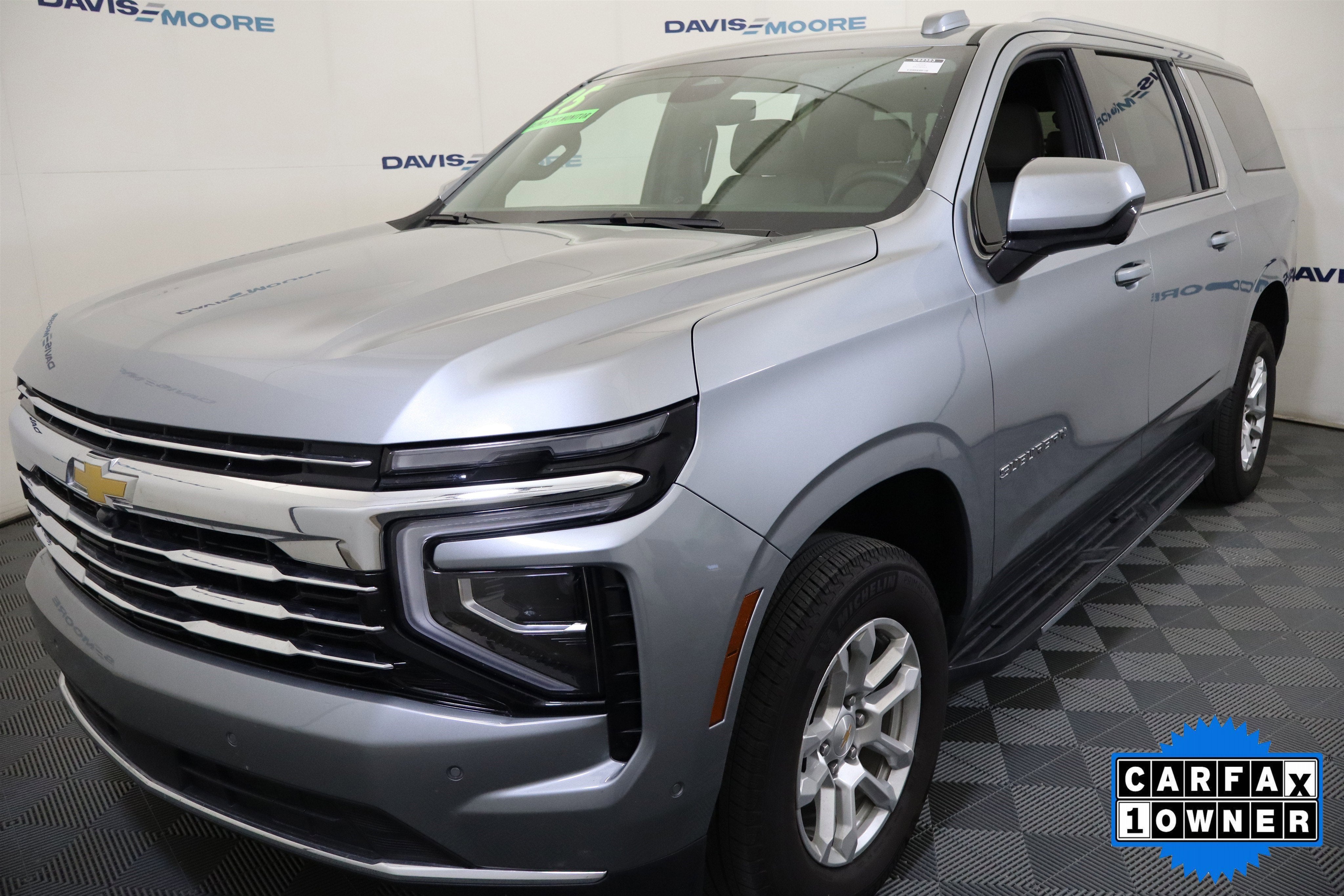 2025 Chevrolet Suburban LT