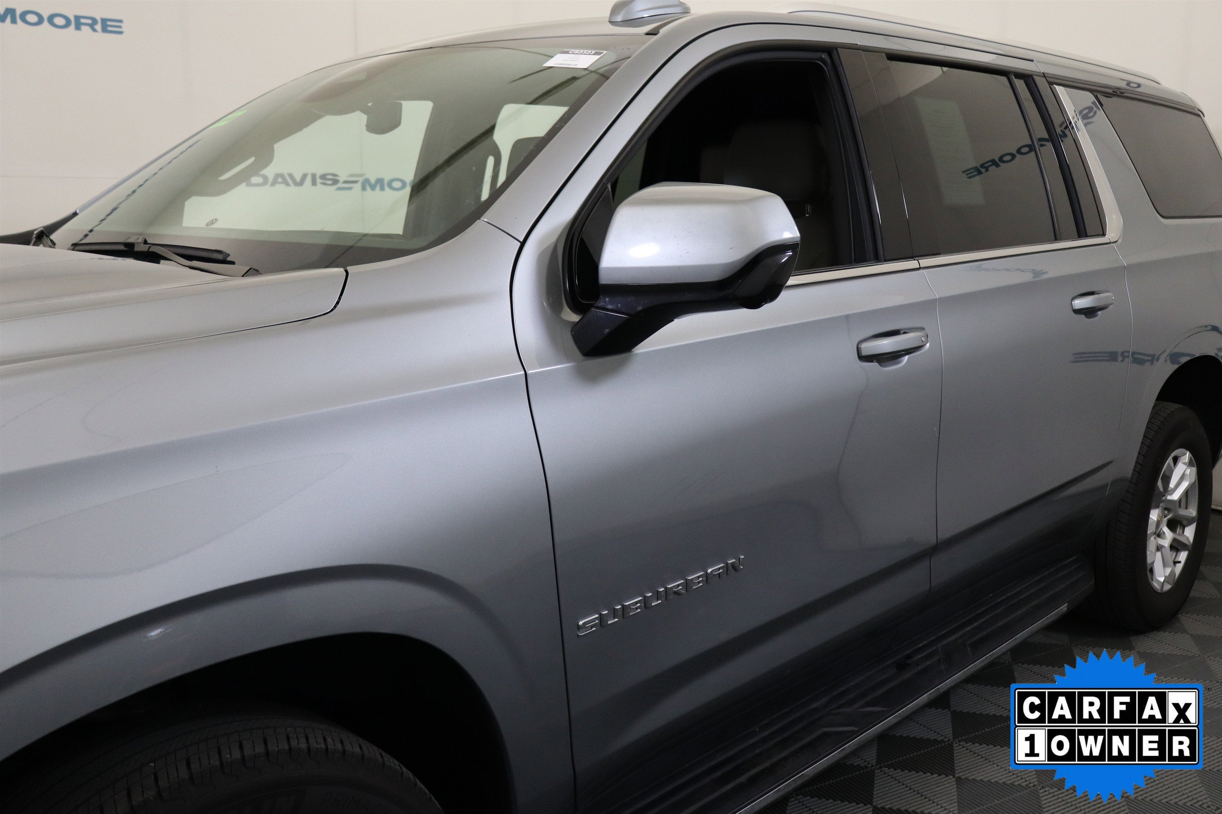 2025 Chevrolet Suburban LT