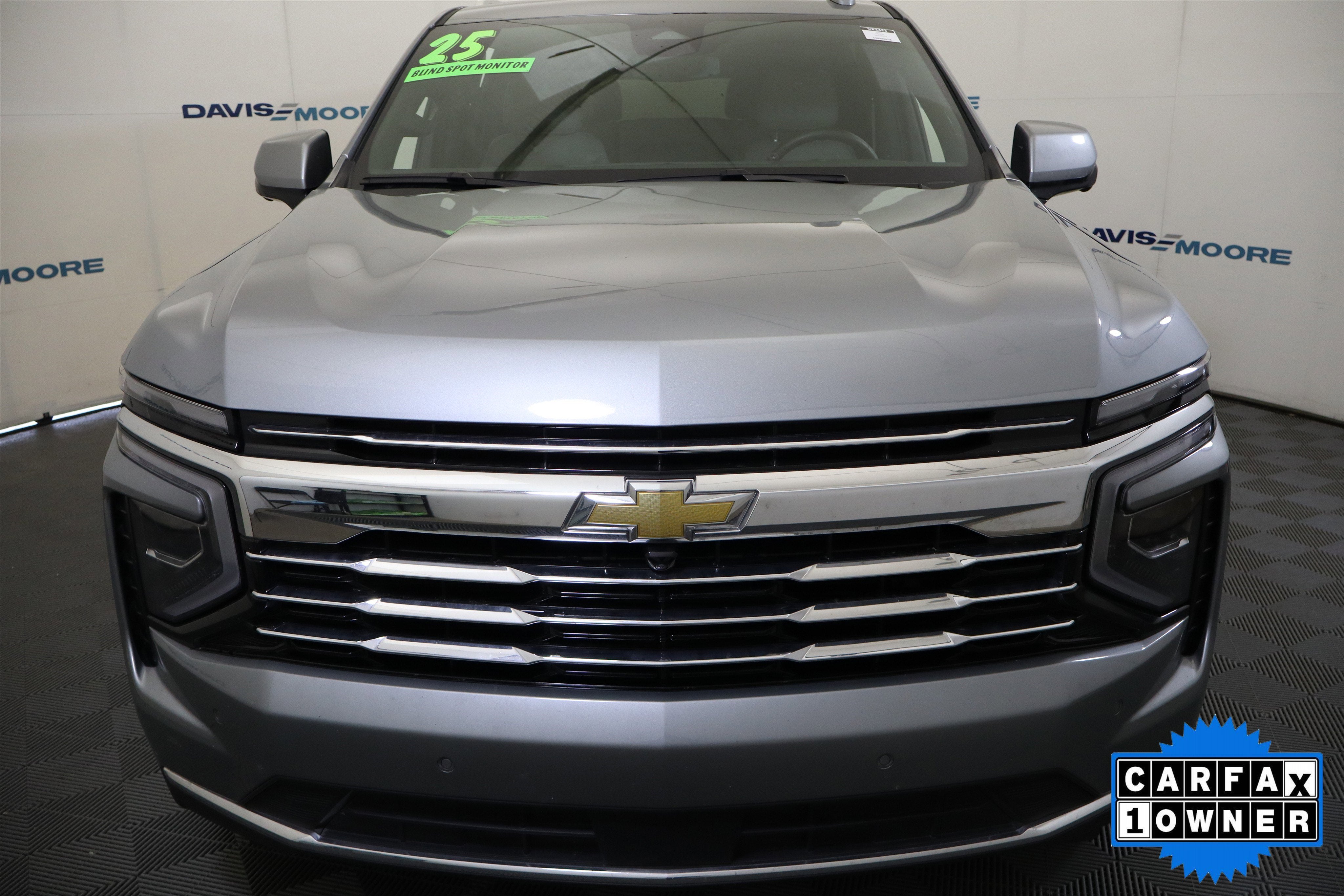 2025 Chevrolet Suburban LT