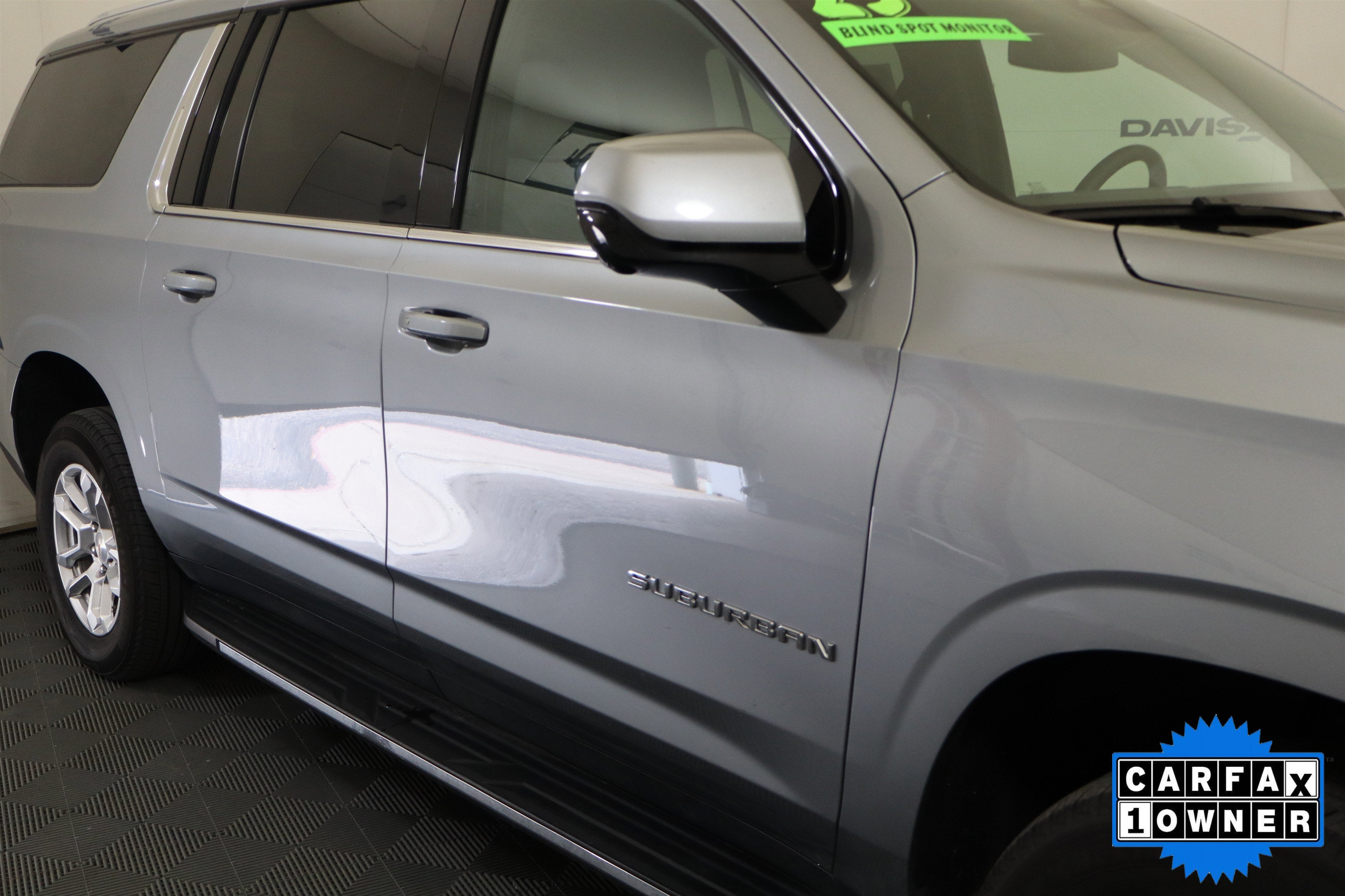 2025 Chevrolet Suburban LT