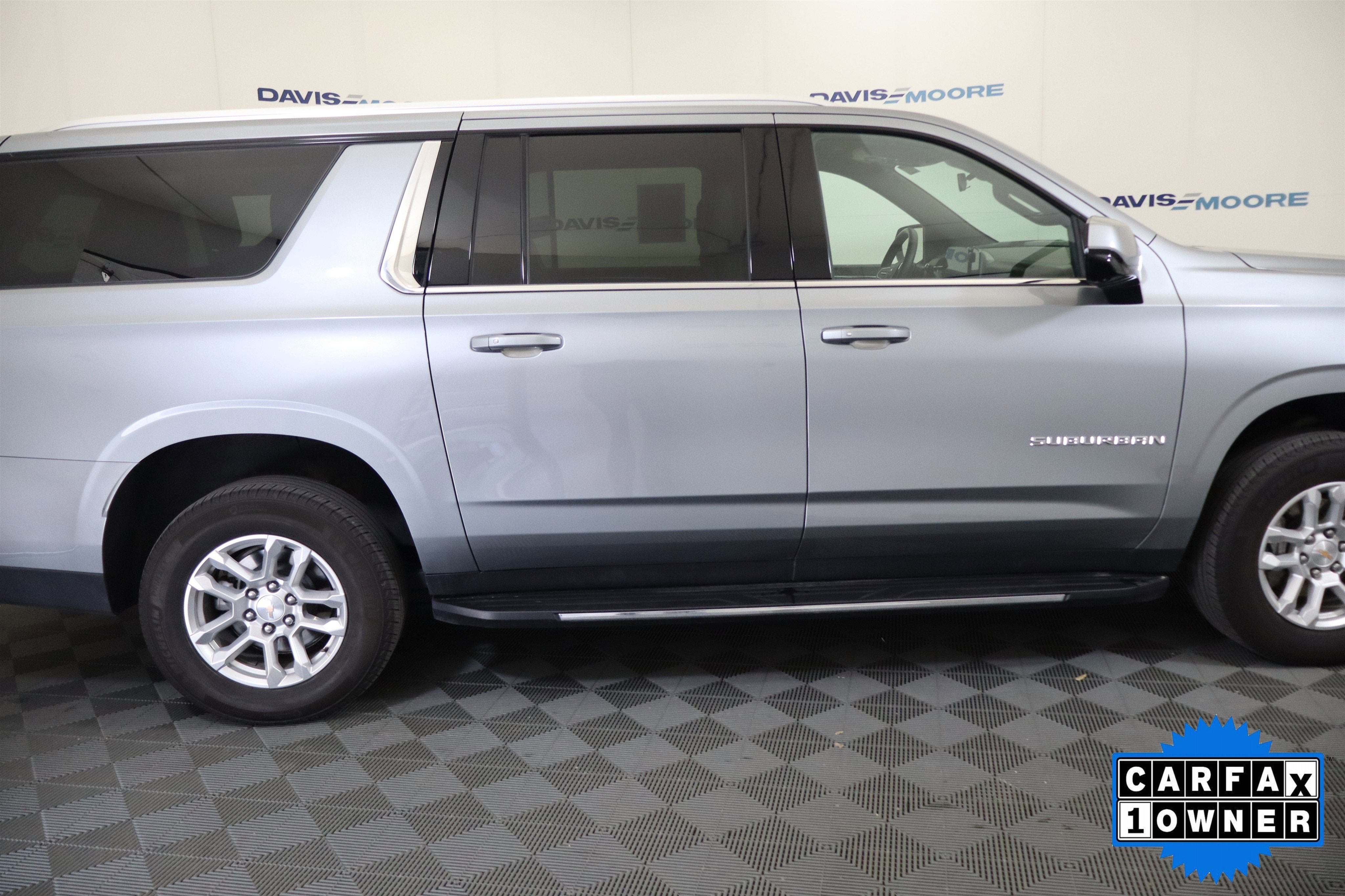 2025 Chevrolet Suburban LT