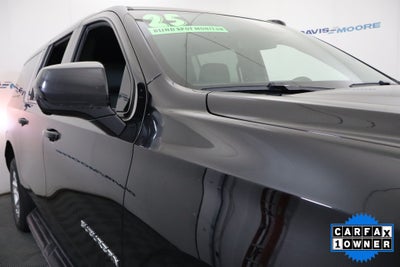 2025 Chevrolet Suburban LT