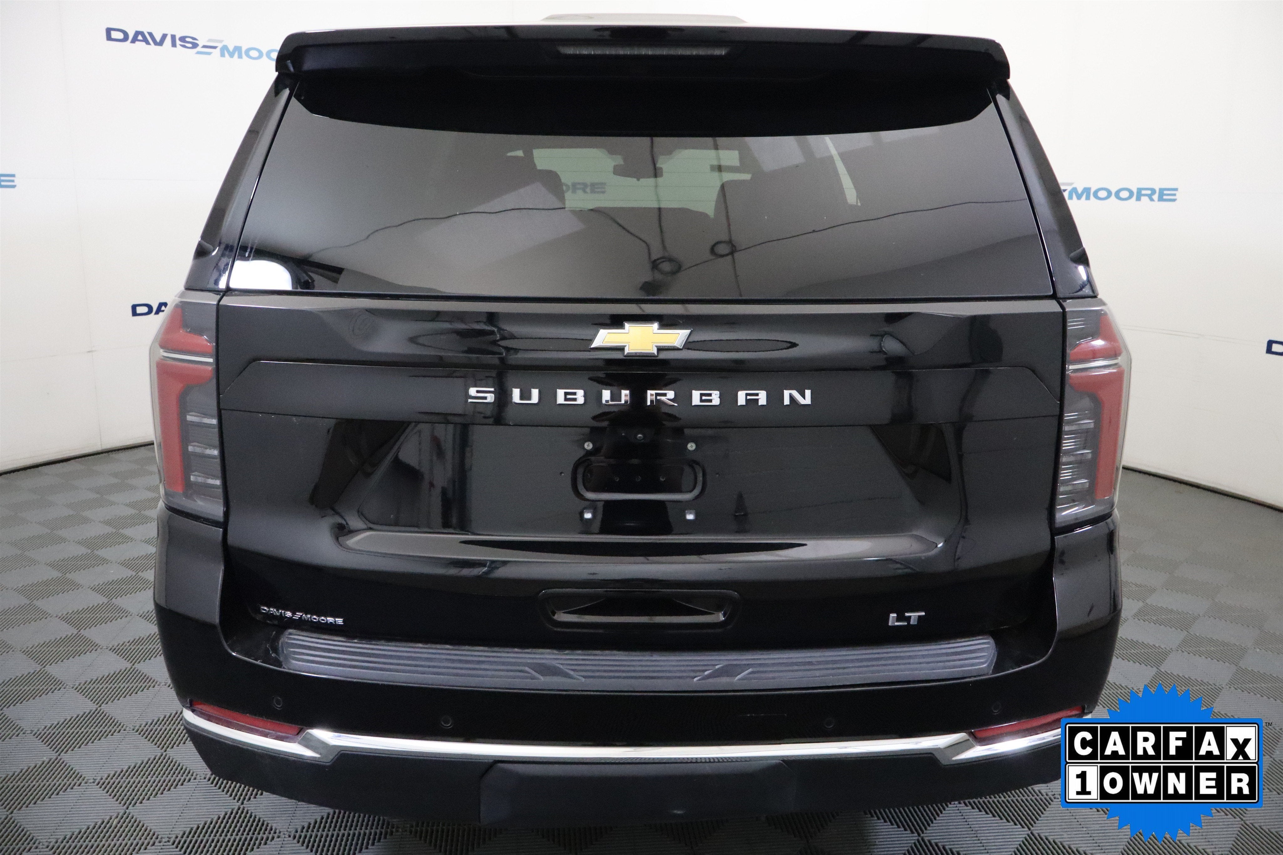 2025 Chevrolet Suburban LT