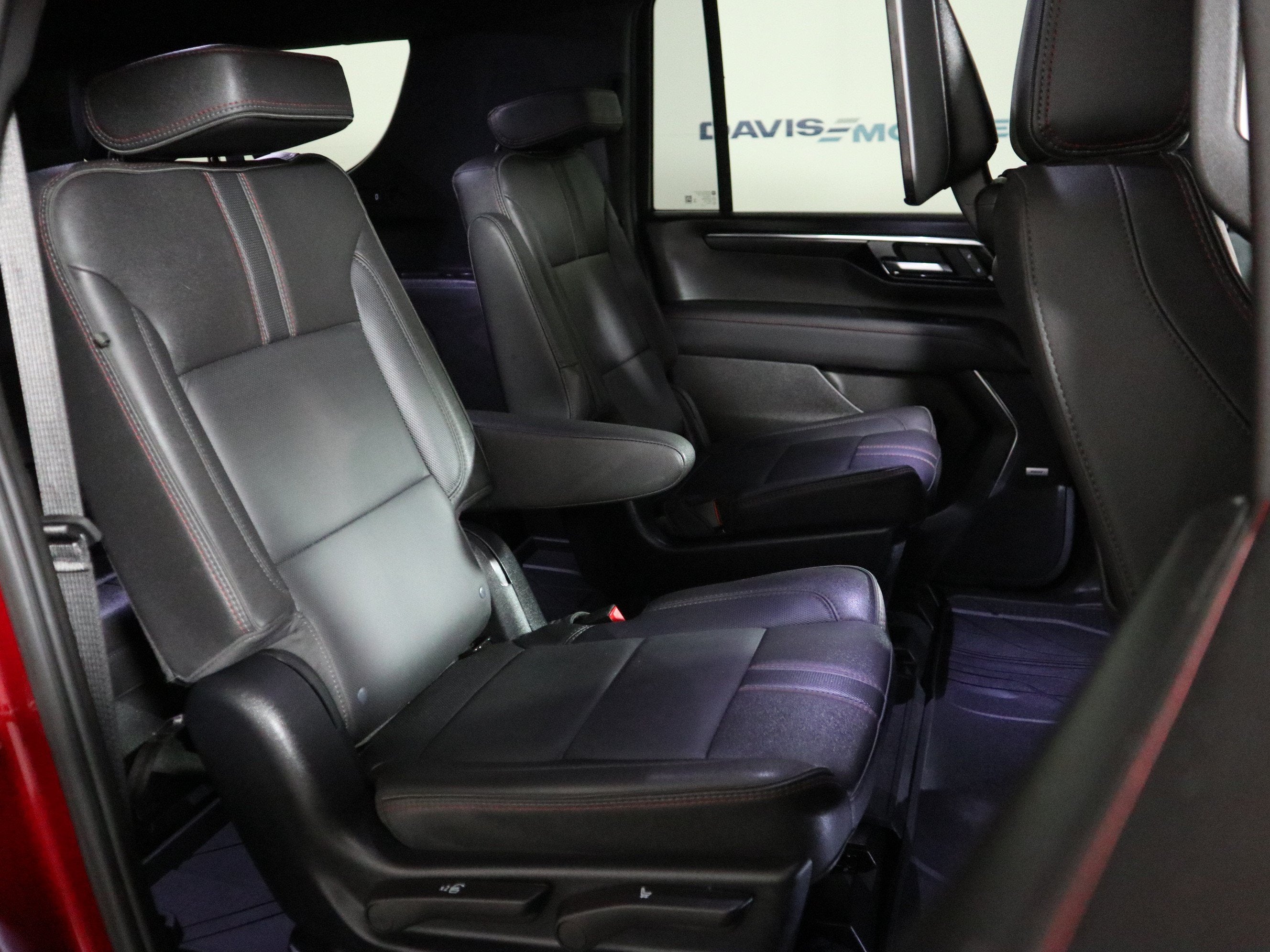 2025 Chevrolet Suburban RST