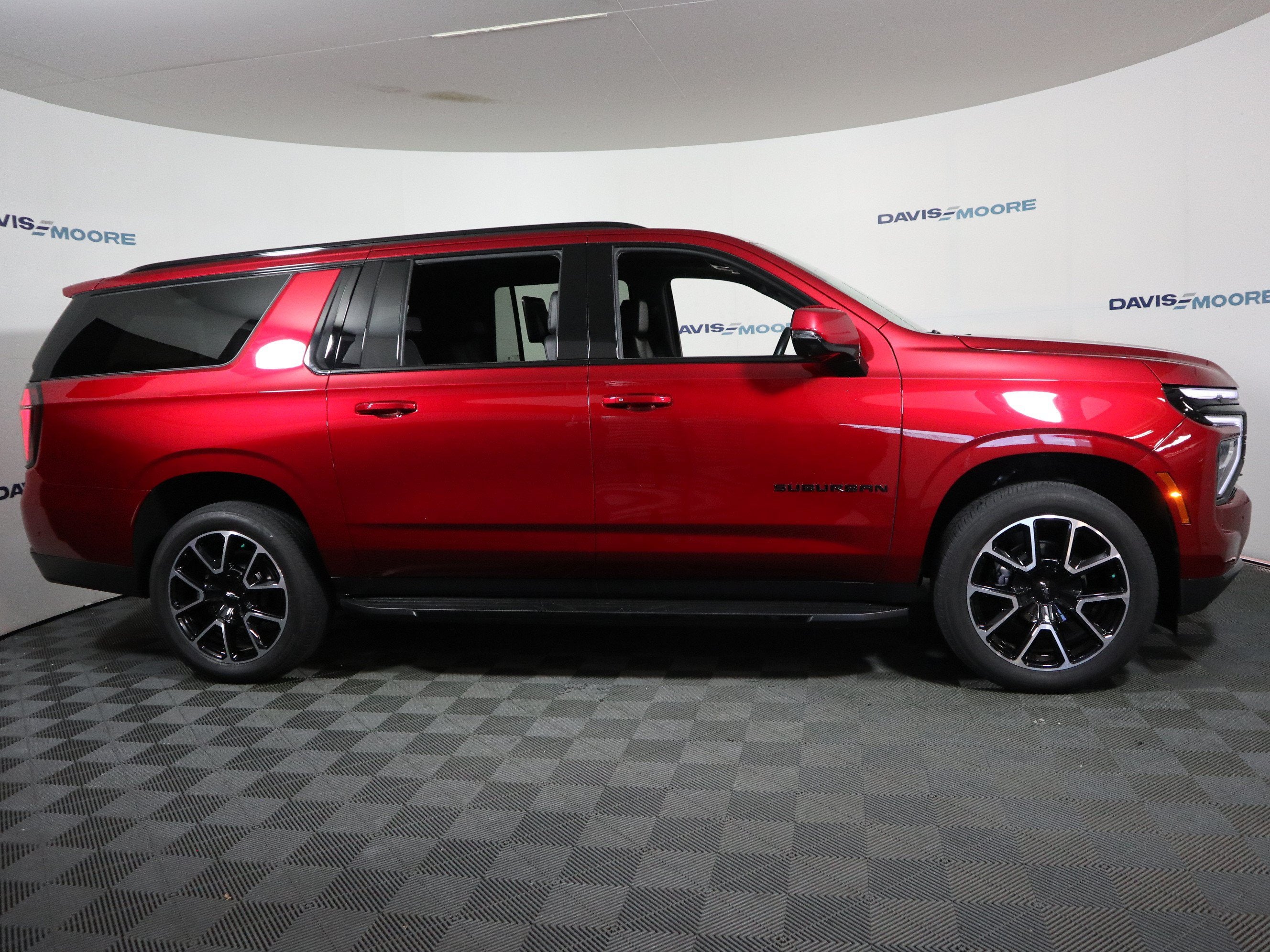 2025 Chevrolet Suburban RST