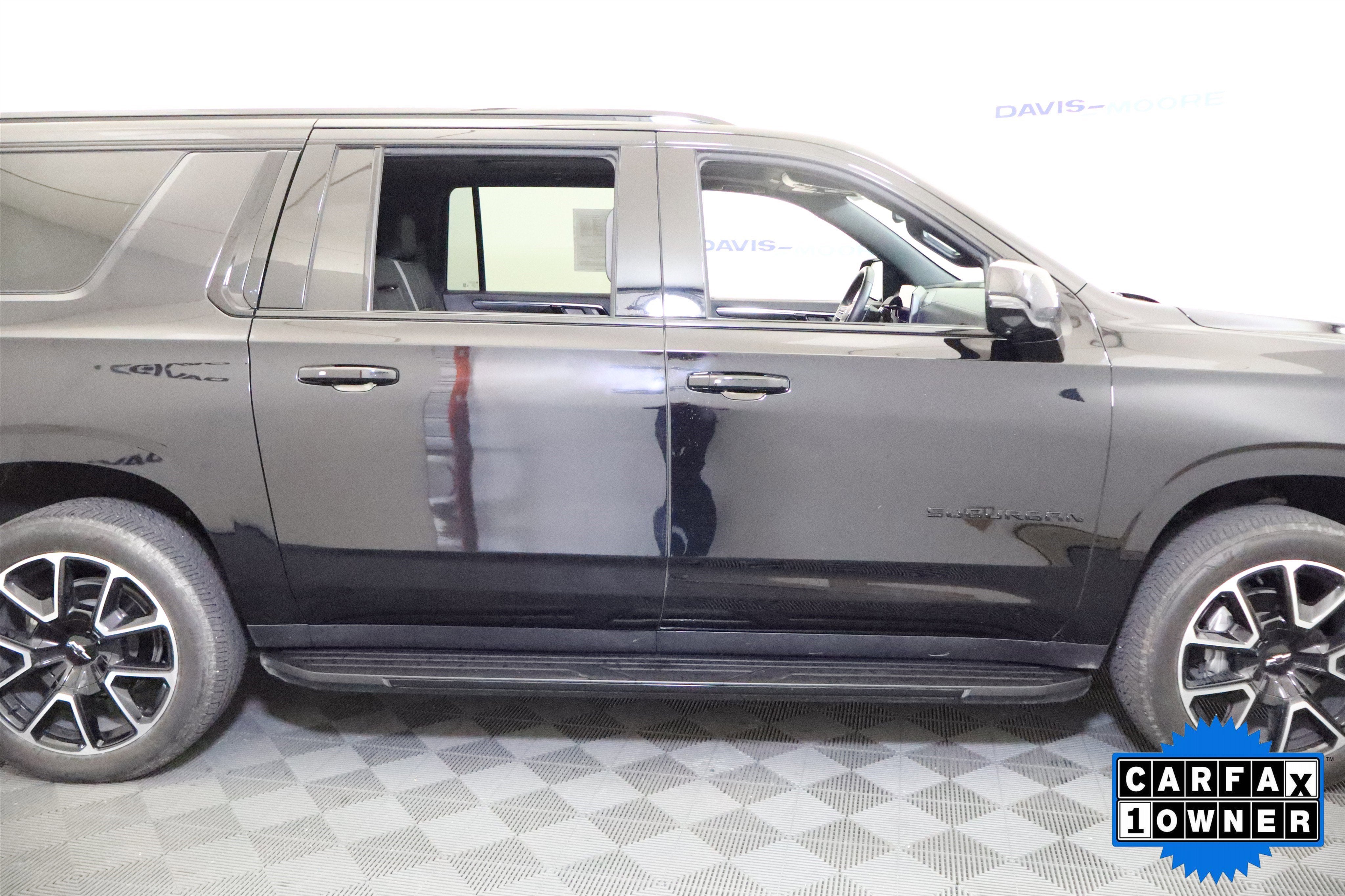 2025 Chevrolet Suburban RST