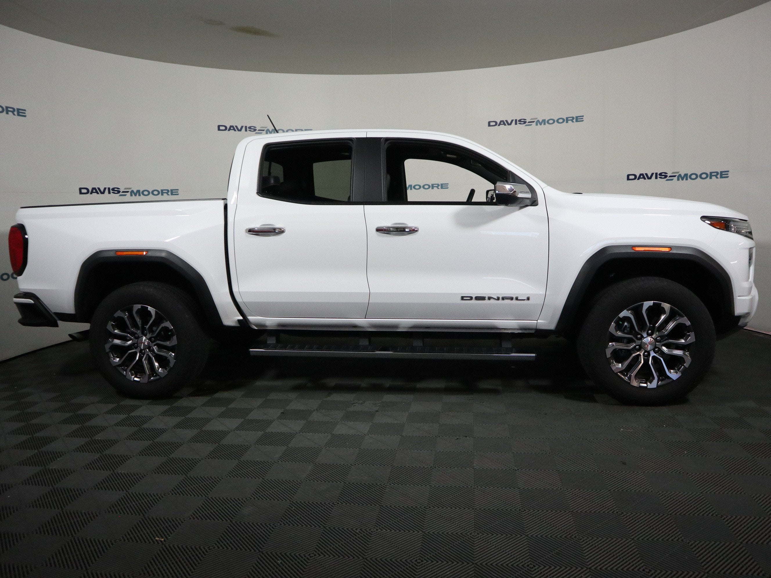2024 GMC Canyon Denali