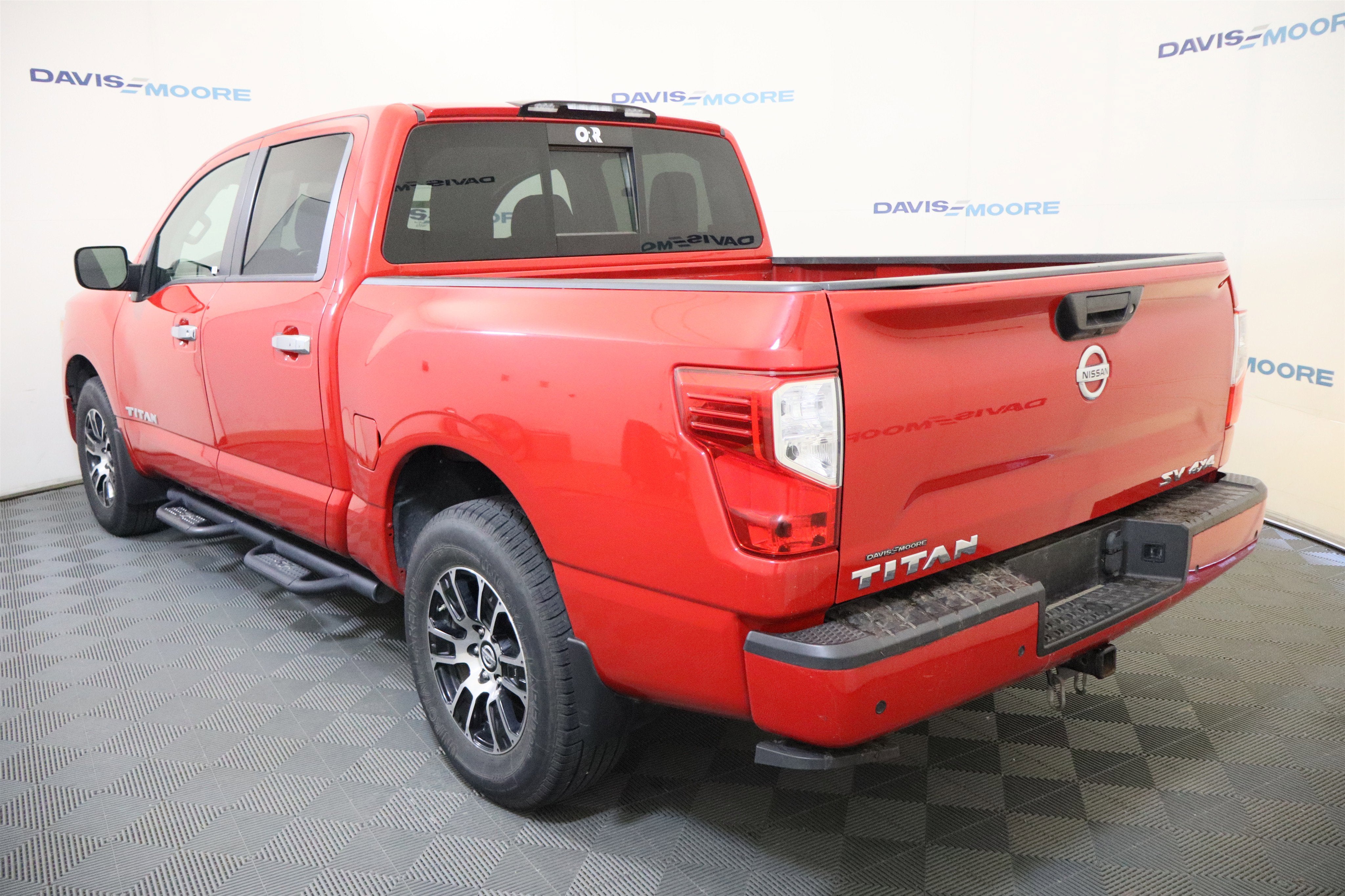 2021 Nissan TITAN Crew Cab SV 4x4