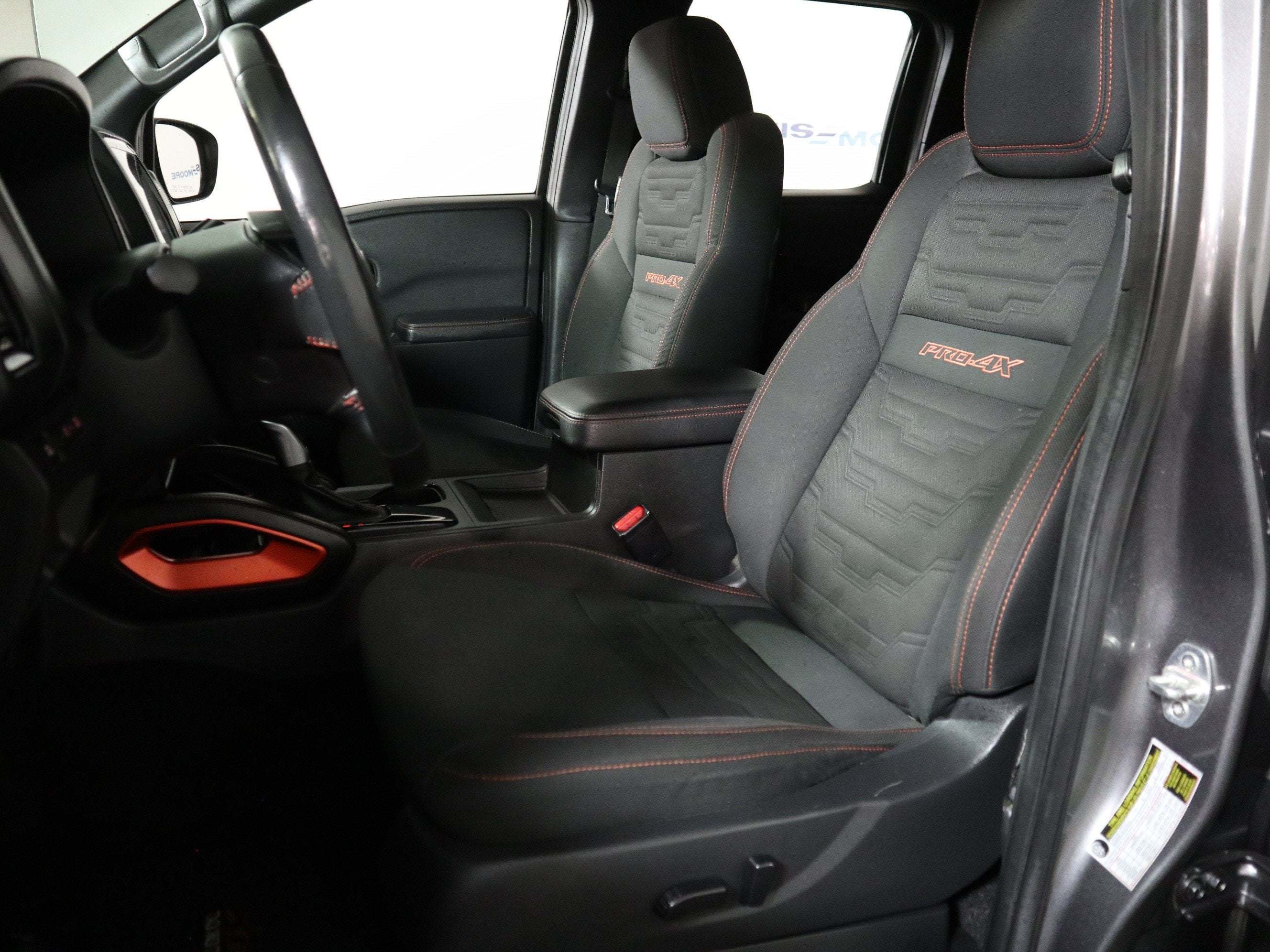 2024 Nissan Frontier Crew Cab PRO-4X 4x4