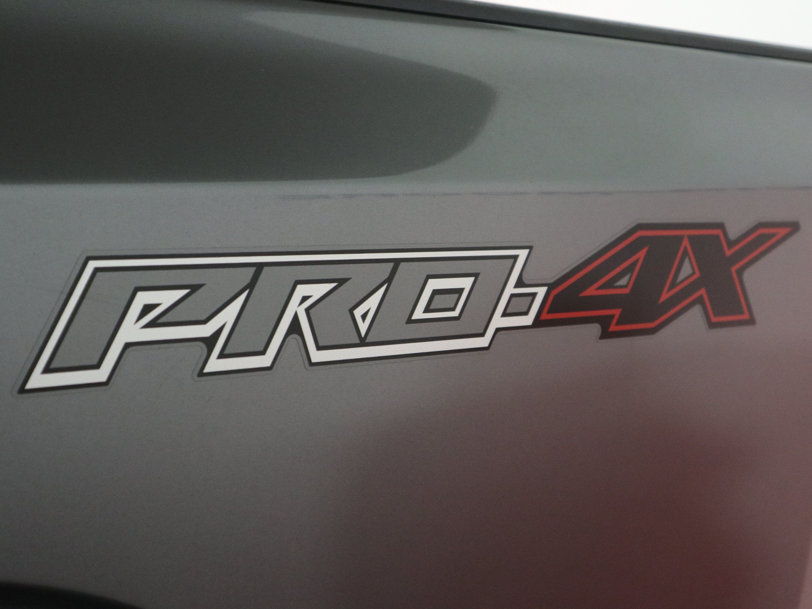 2024 Nissan Frontier Crew Cab PRO-4X 4x4
