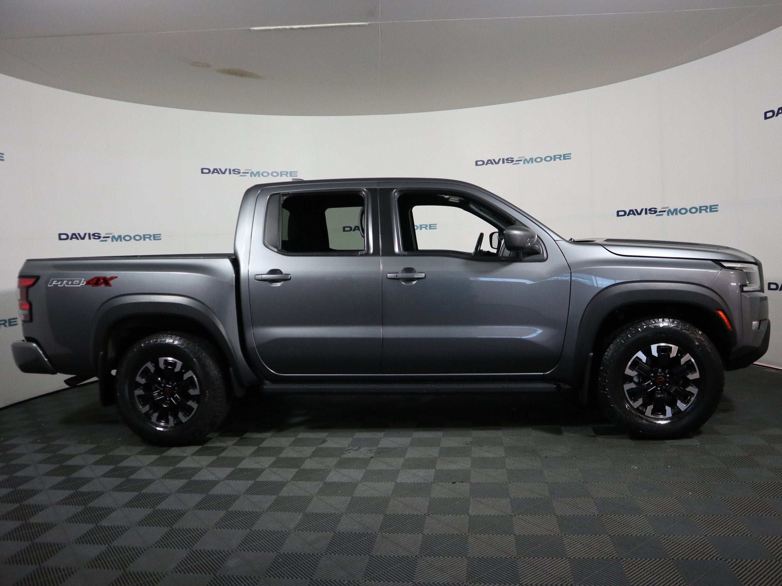 2024 Nissan Frontier Crew Cab PRO-4X 4x4