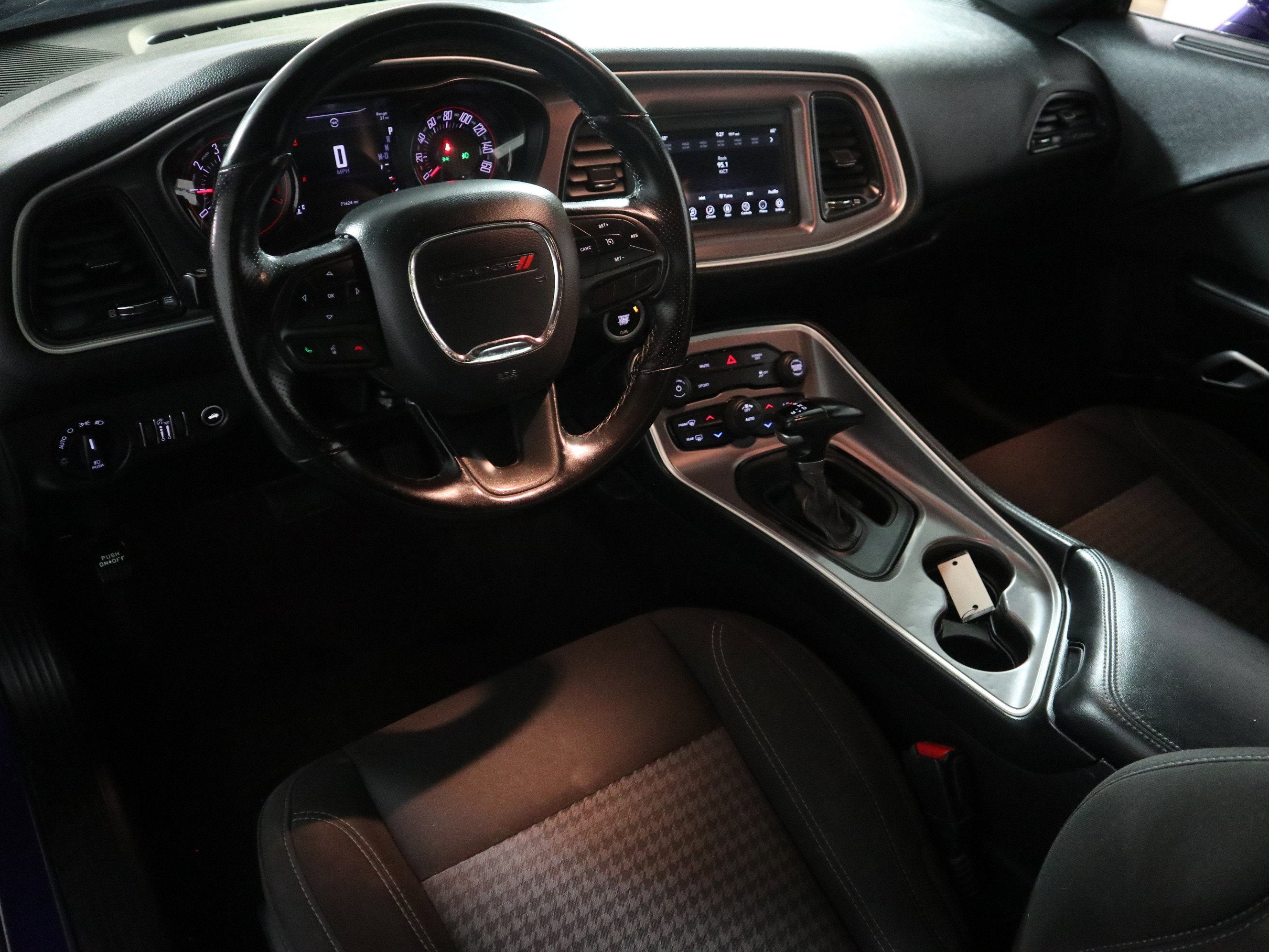 2022 Dodge Challenger SXT