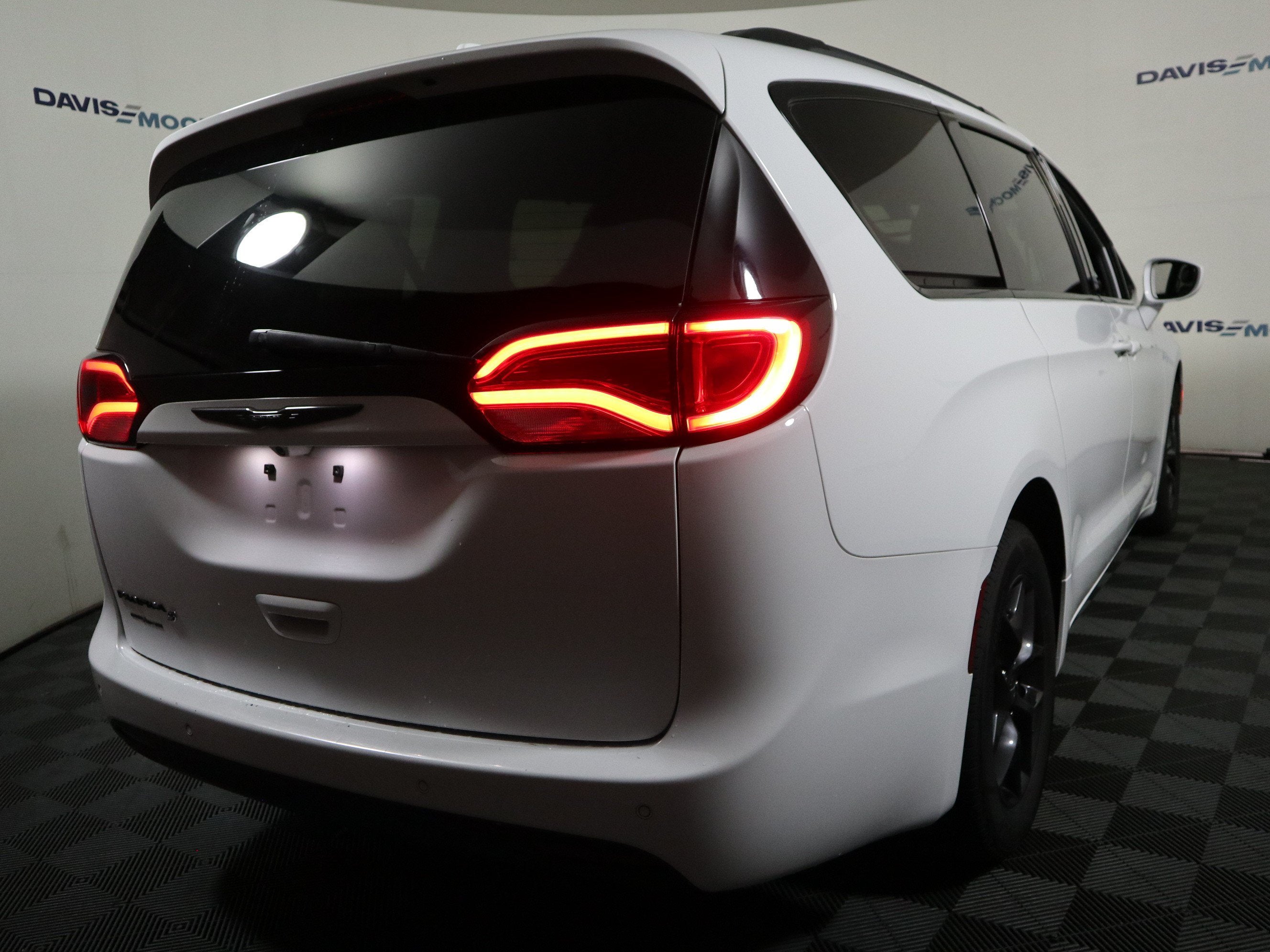 2020 Chrysler Pacifica Touring L