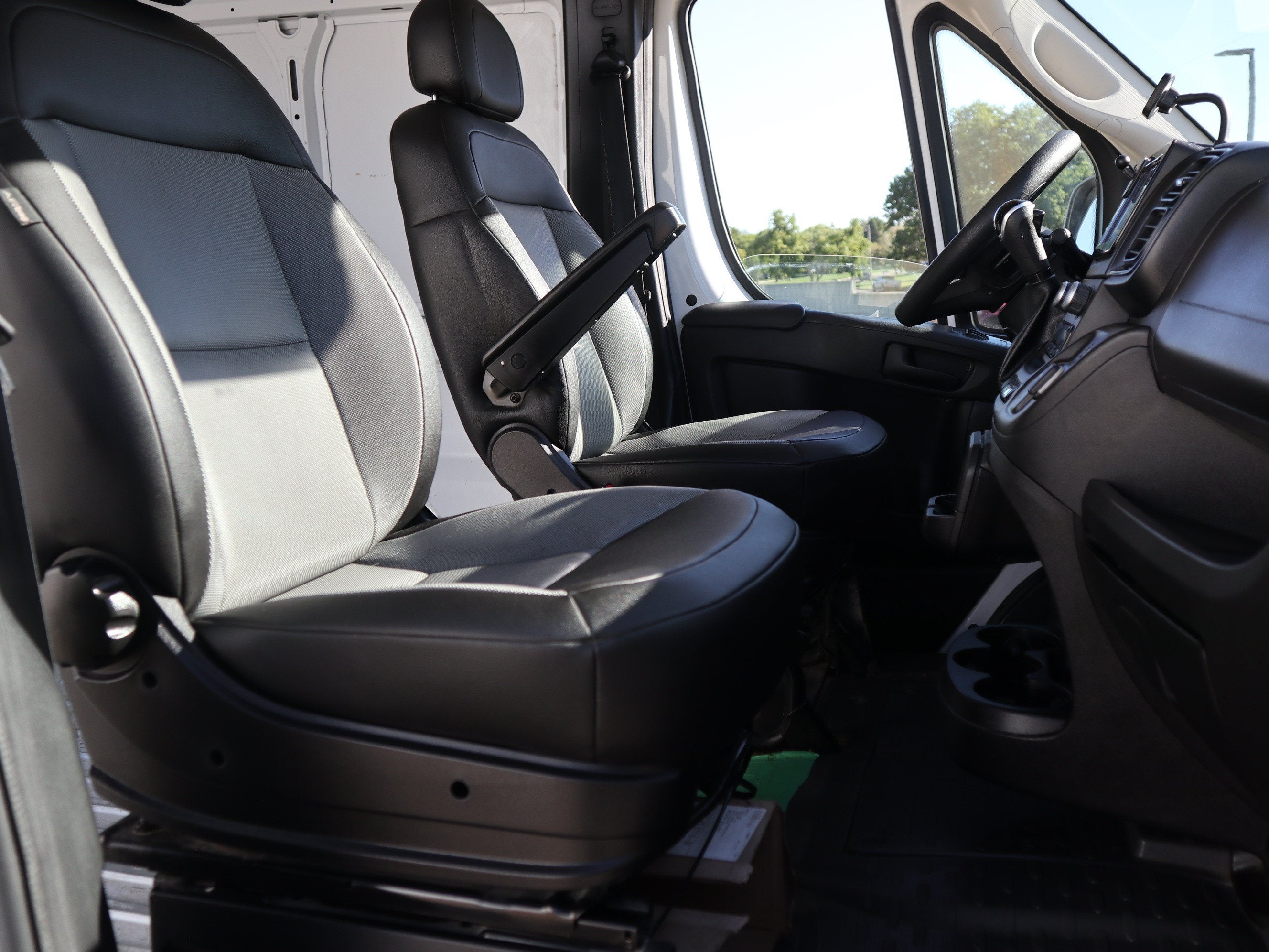 2025 RAM ProMaster Cargo Van Tradesman