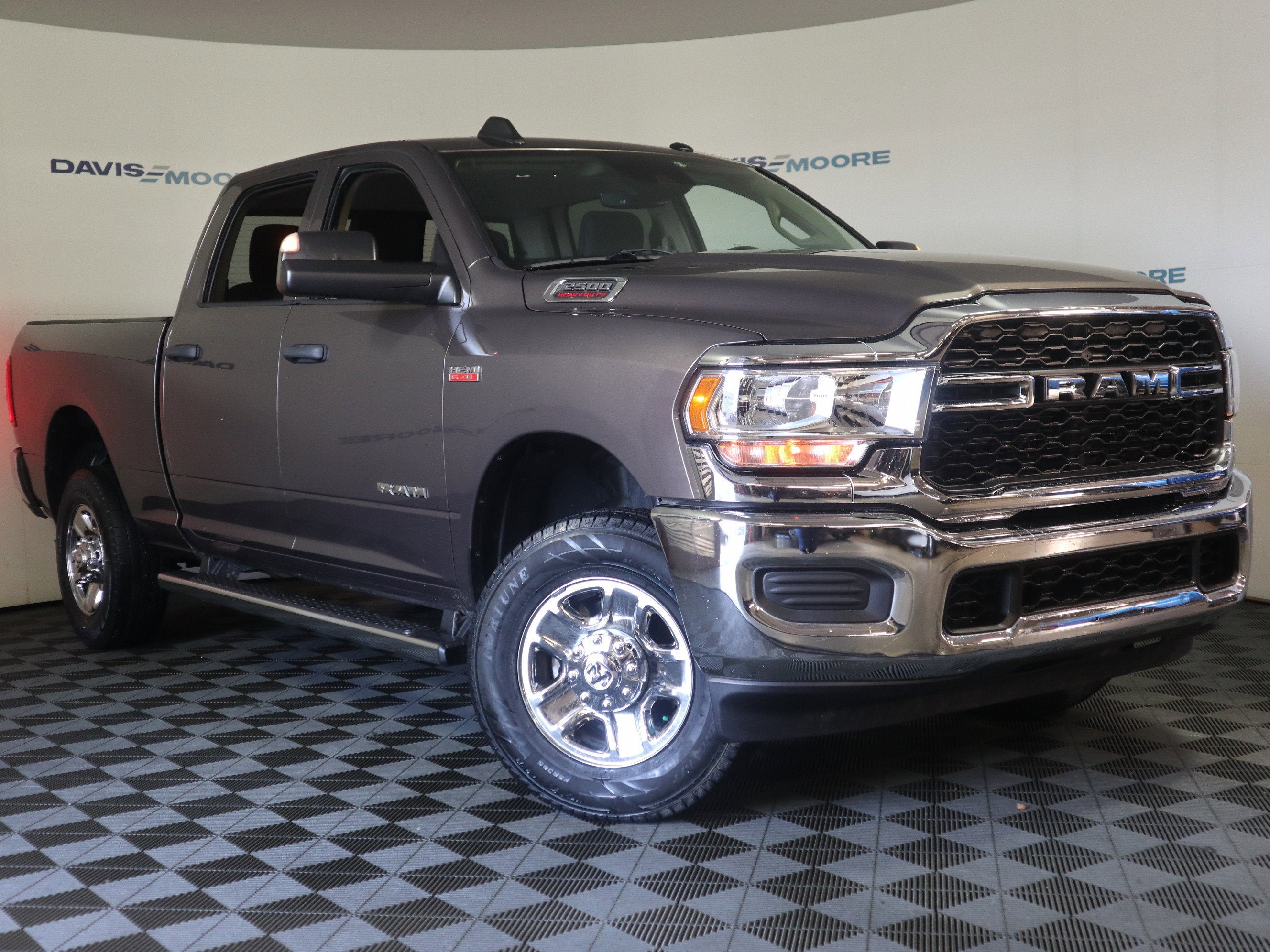 2020 RAM 2500 Tradesman Crew Cab 4x4 6'4" Box