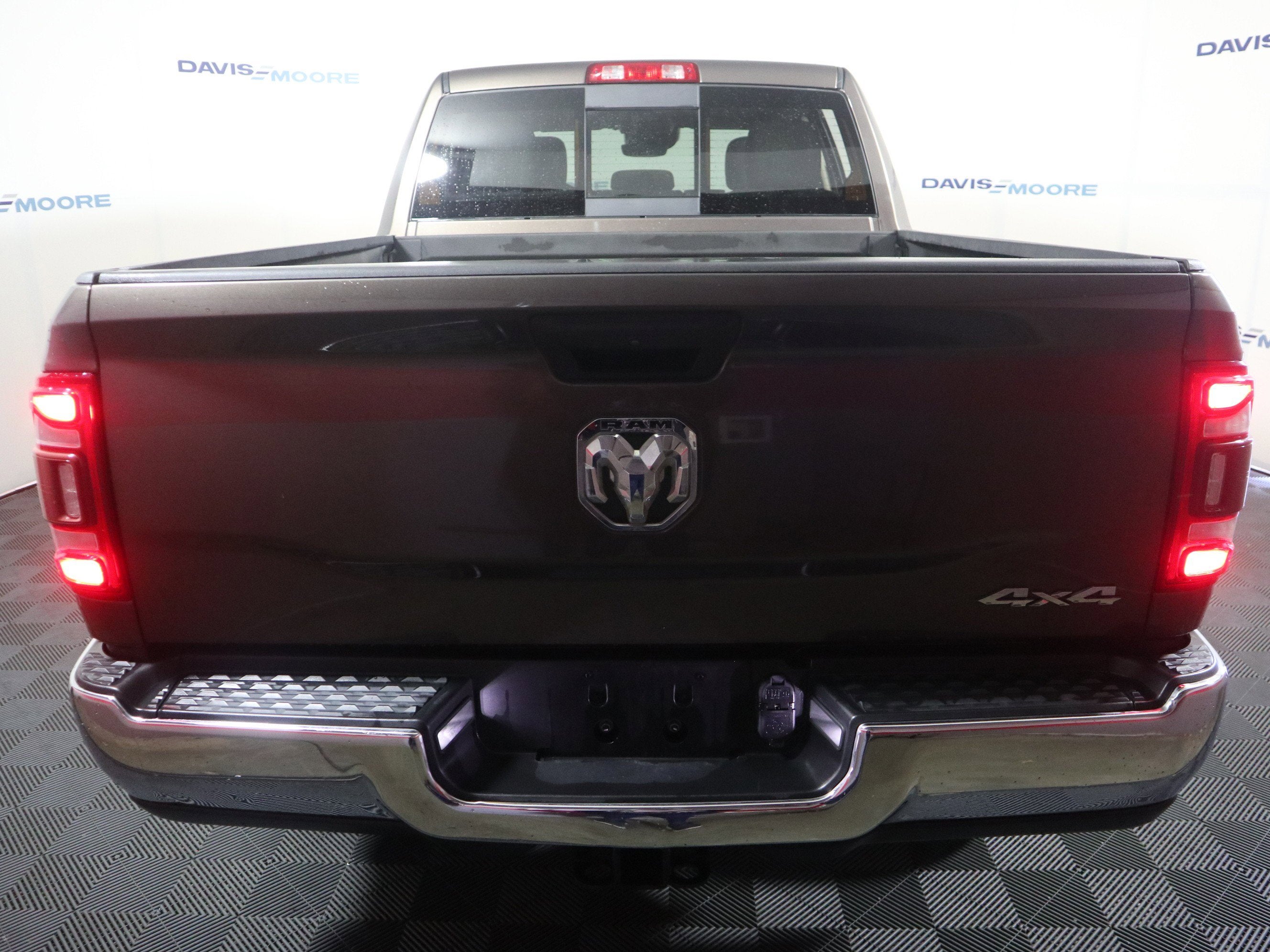 2020 RAM 2500 Tradesman Crew Cab 4x4 6'4" Box