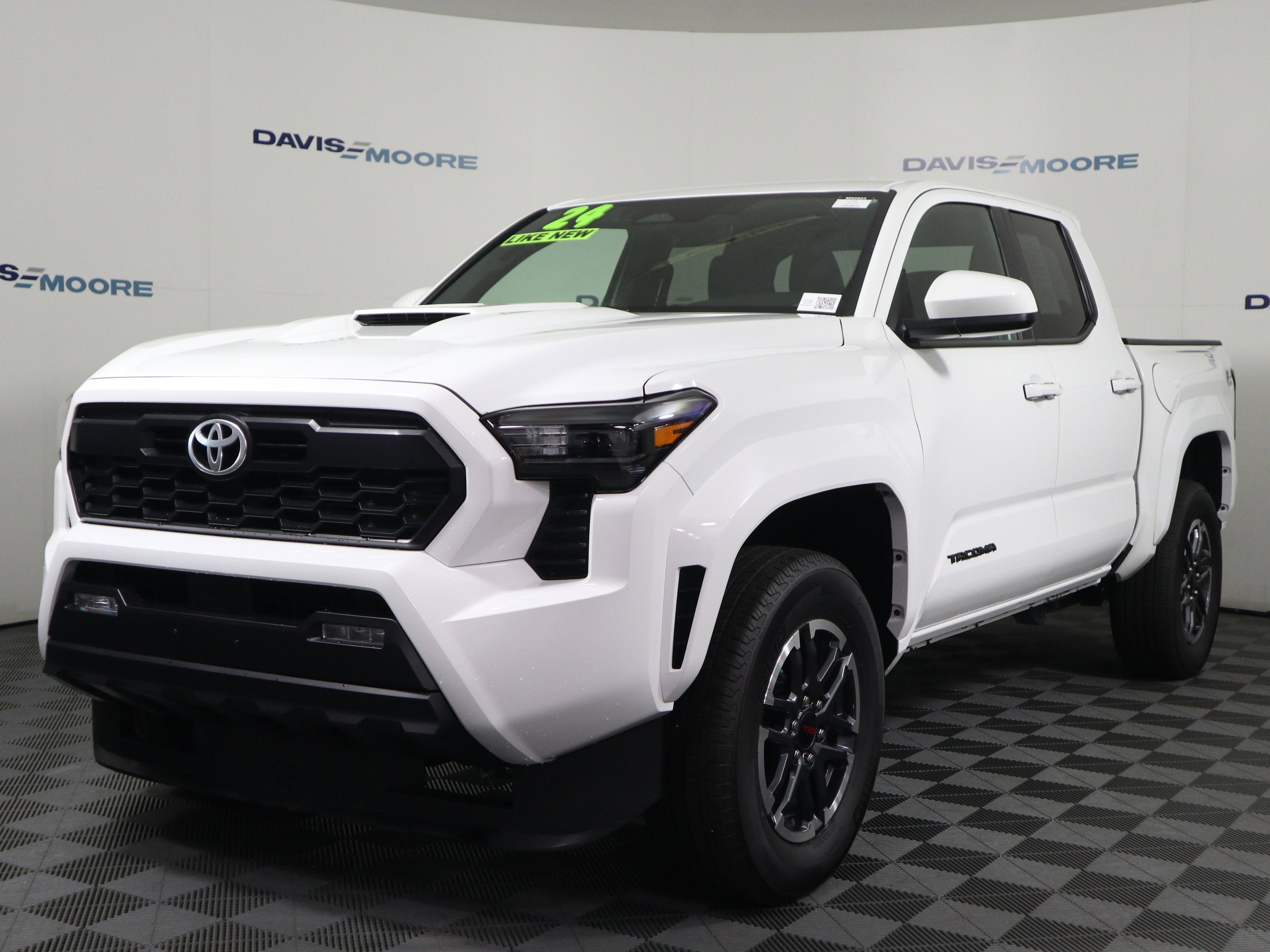 2024 Toyota Tacoma 2WD SR5