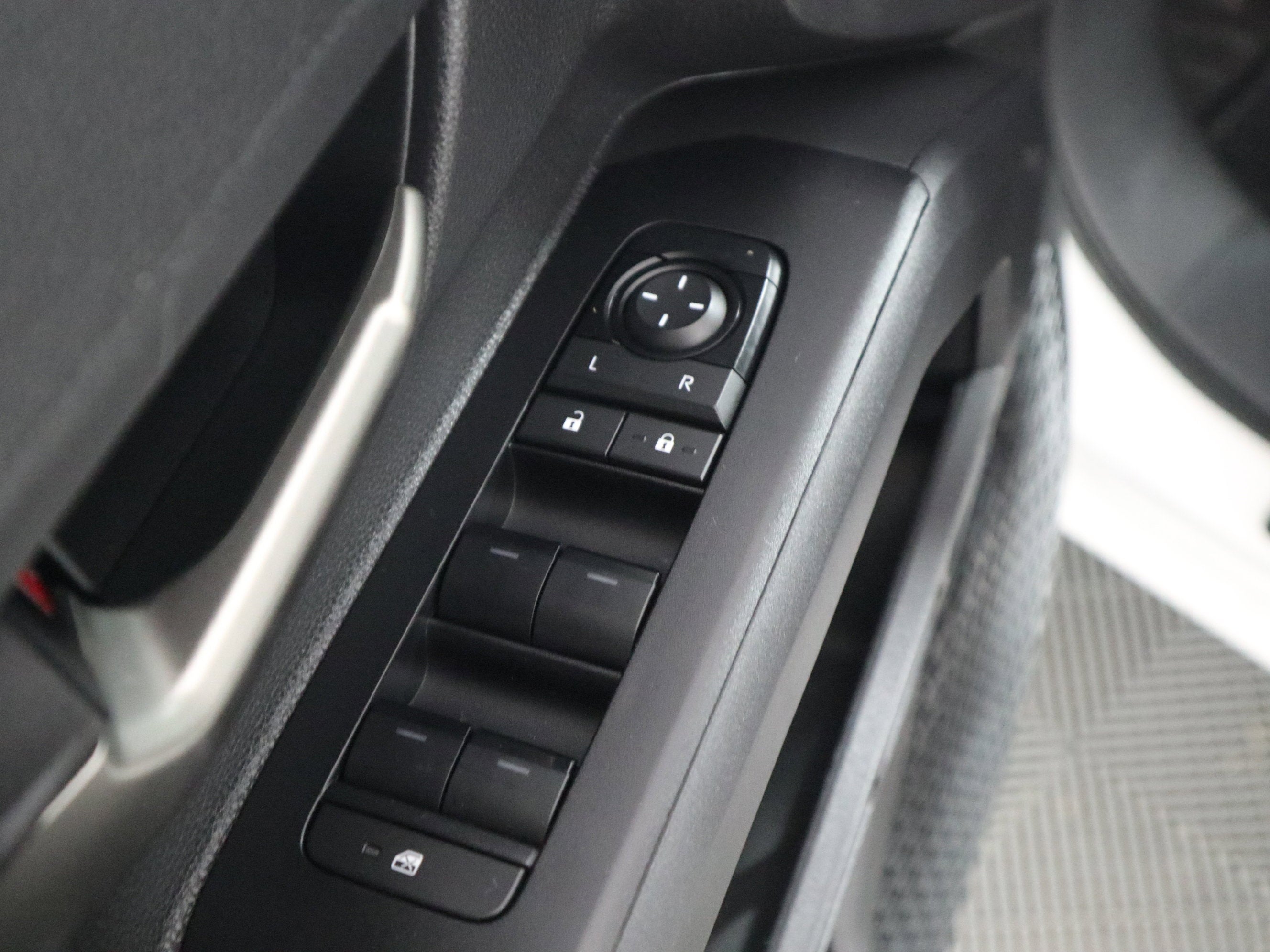 2024 Toyota Tacoma 2WD SR5