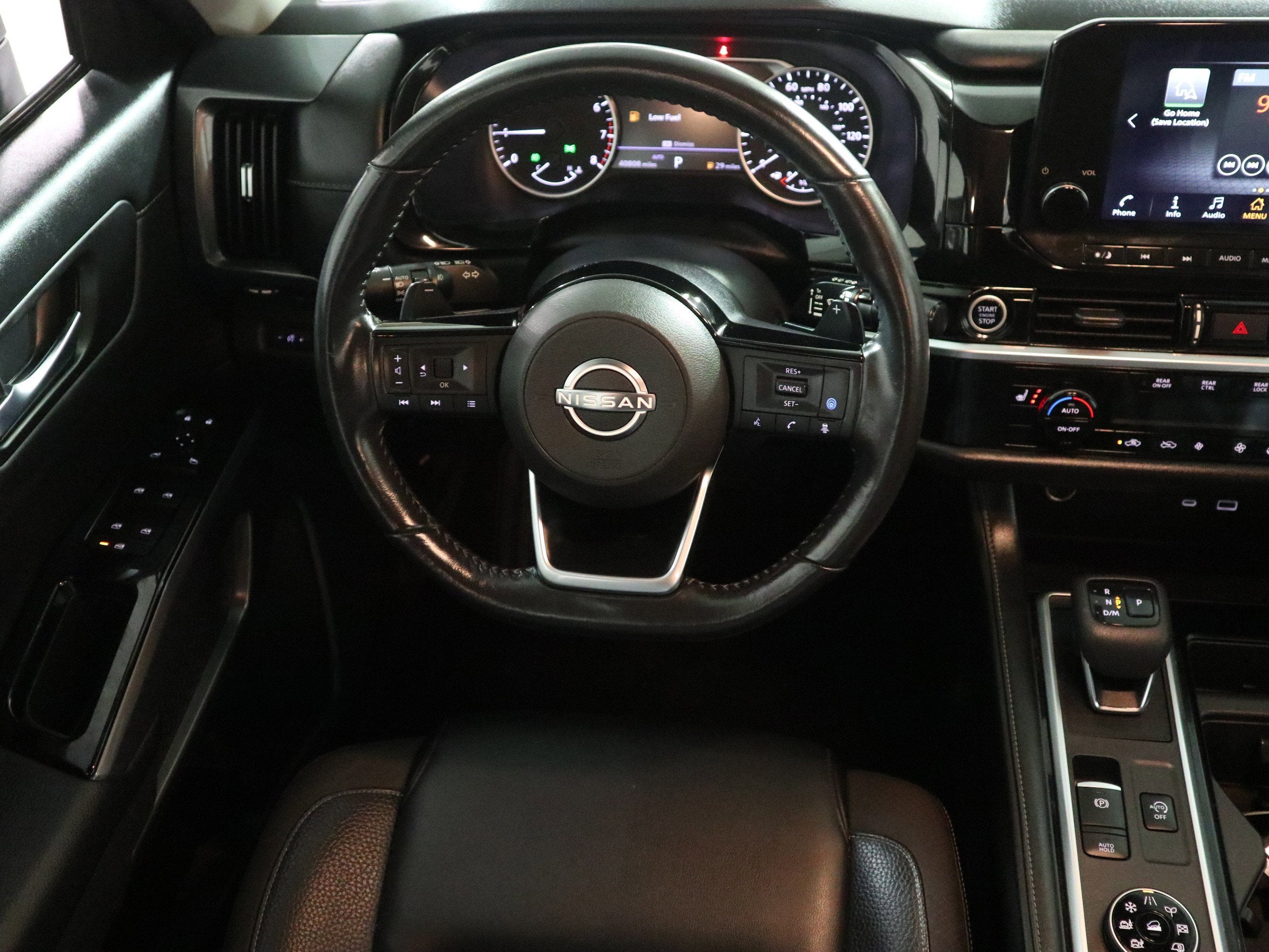 2022 Nissan Pathfinder SL