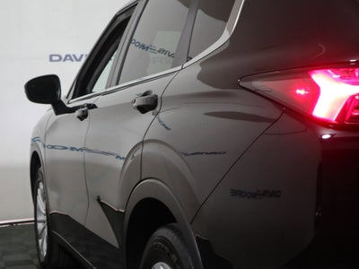 2025 Mitsubishi Outlander ES