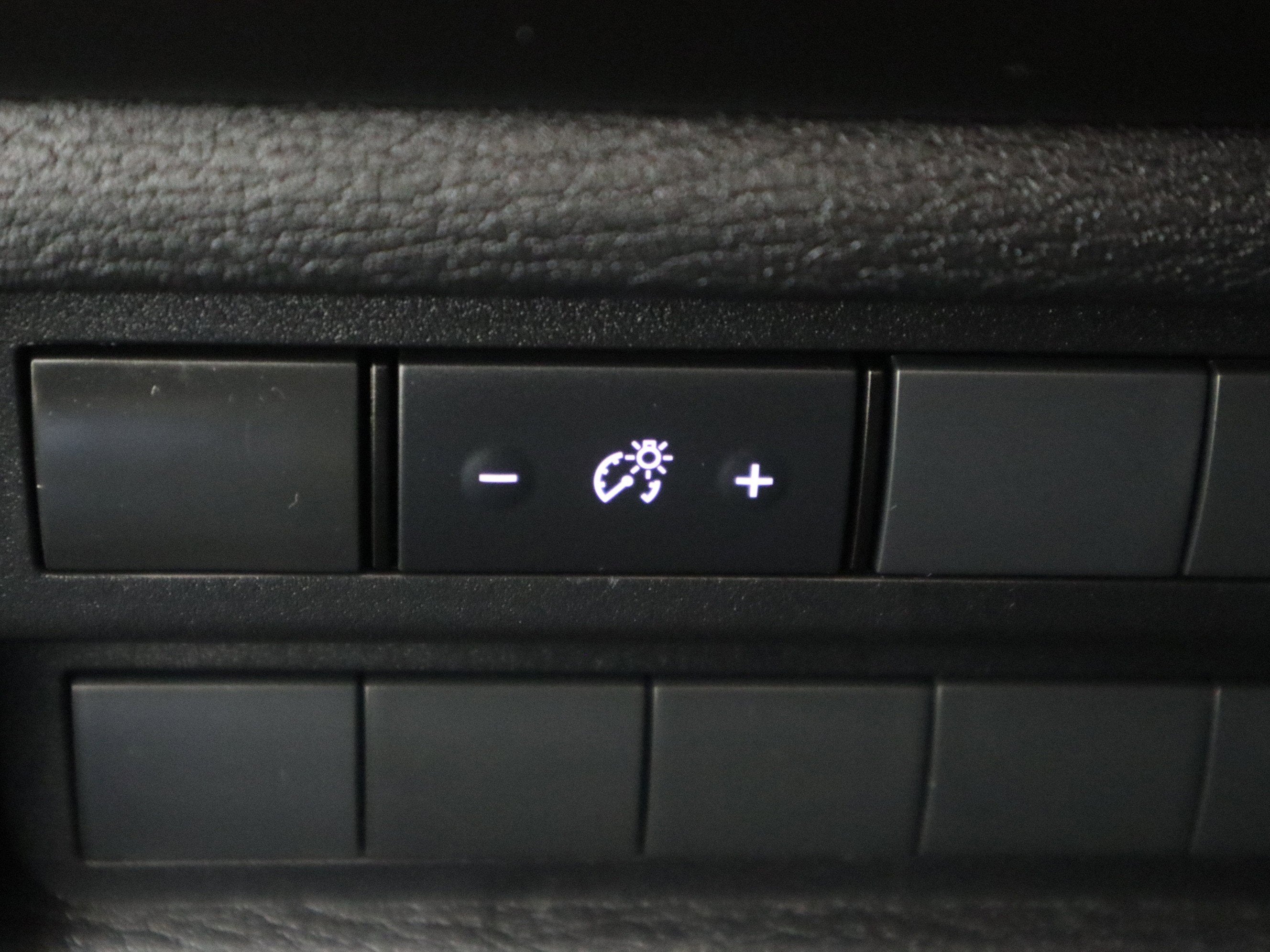 2025 Mitsubishi Outlander ES