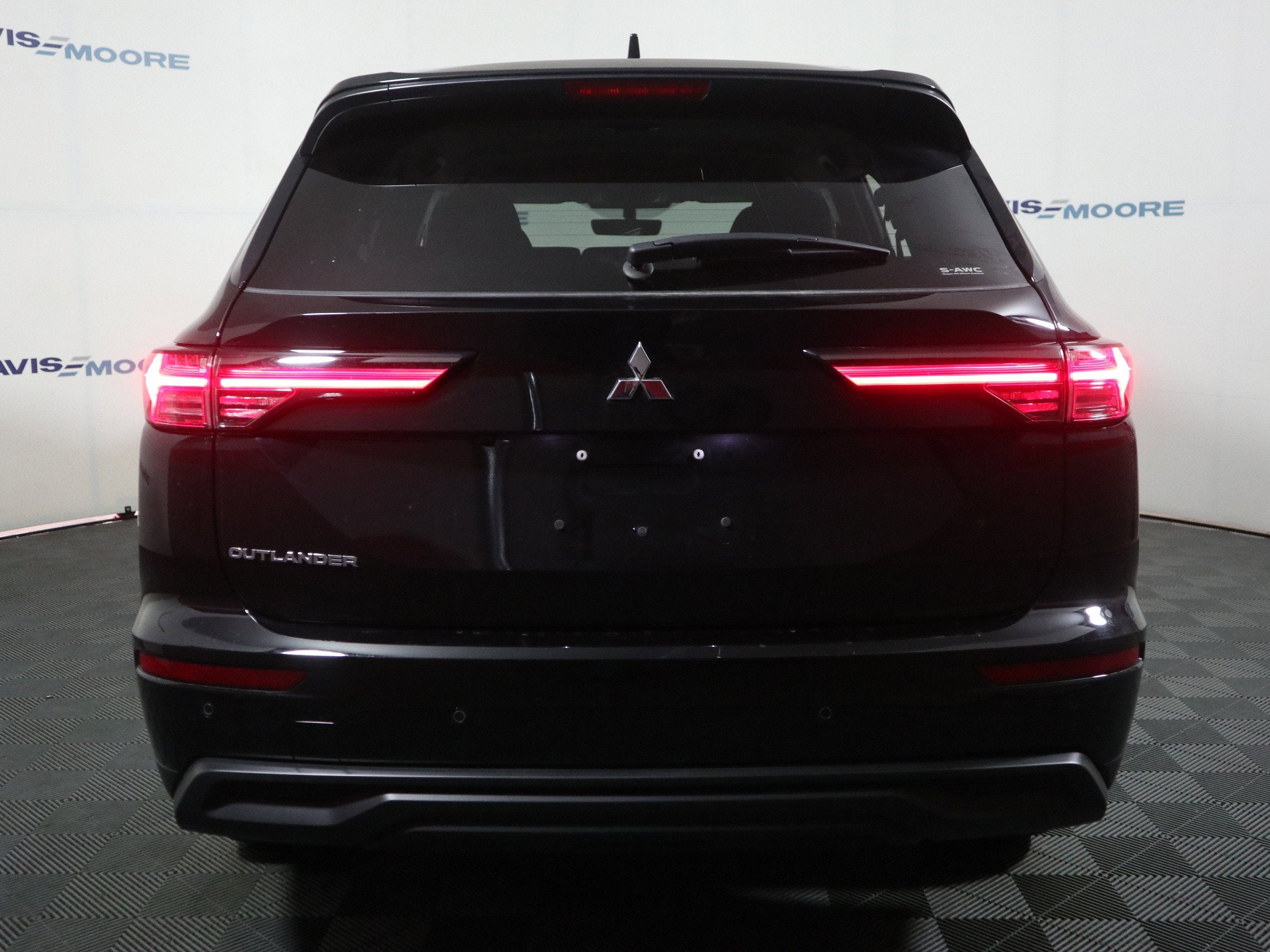 2025 Mitsubishi Outlander ES