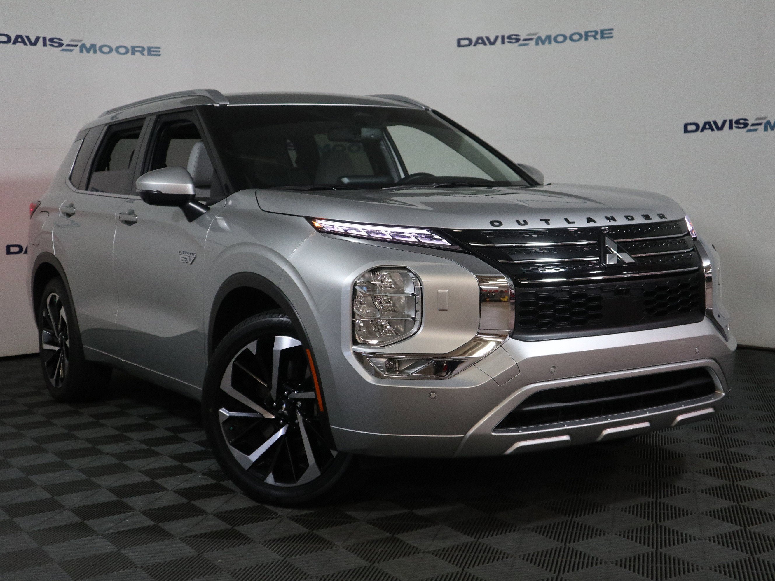 2024 Mitsubishi Outlander Plug-In Hybrid SEL