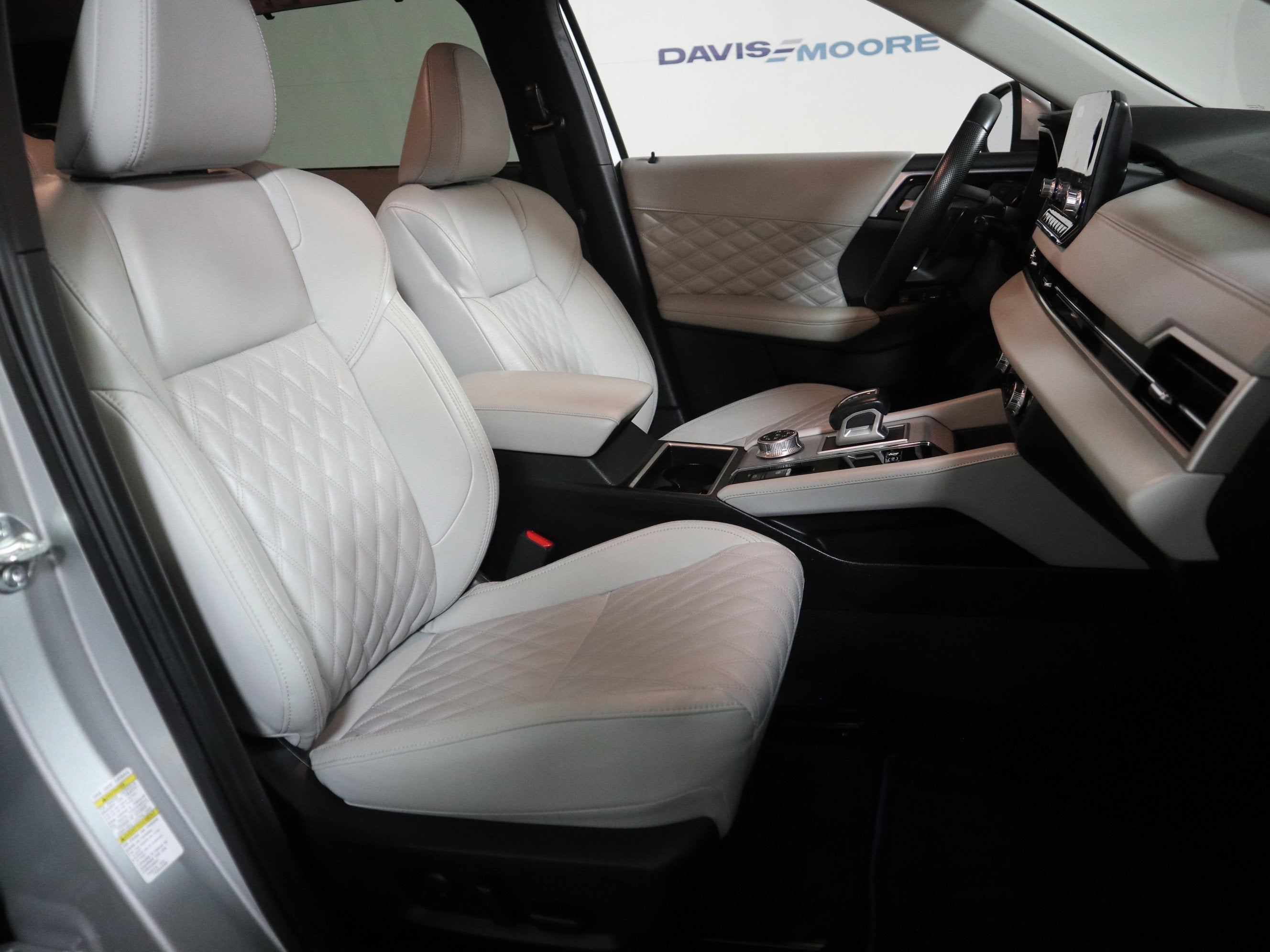 2024 Mitsubishi Outlander Plug-In Hybrid SEL