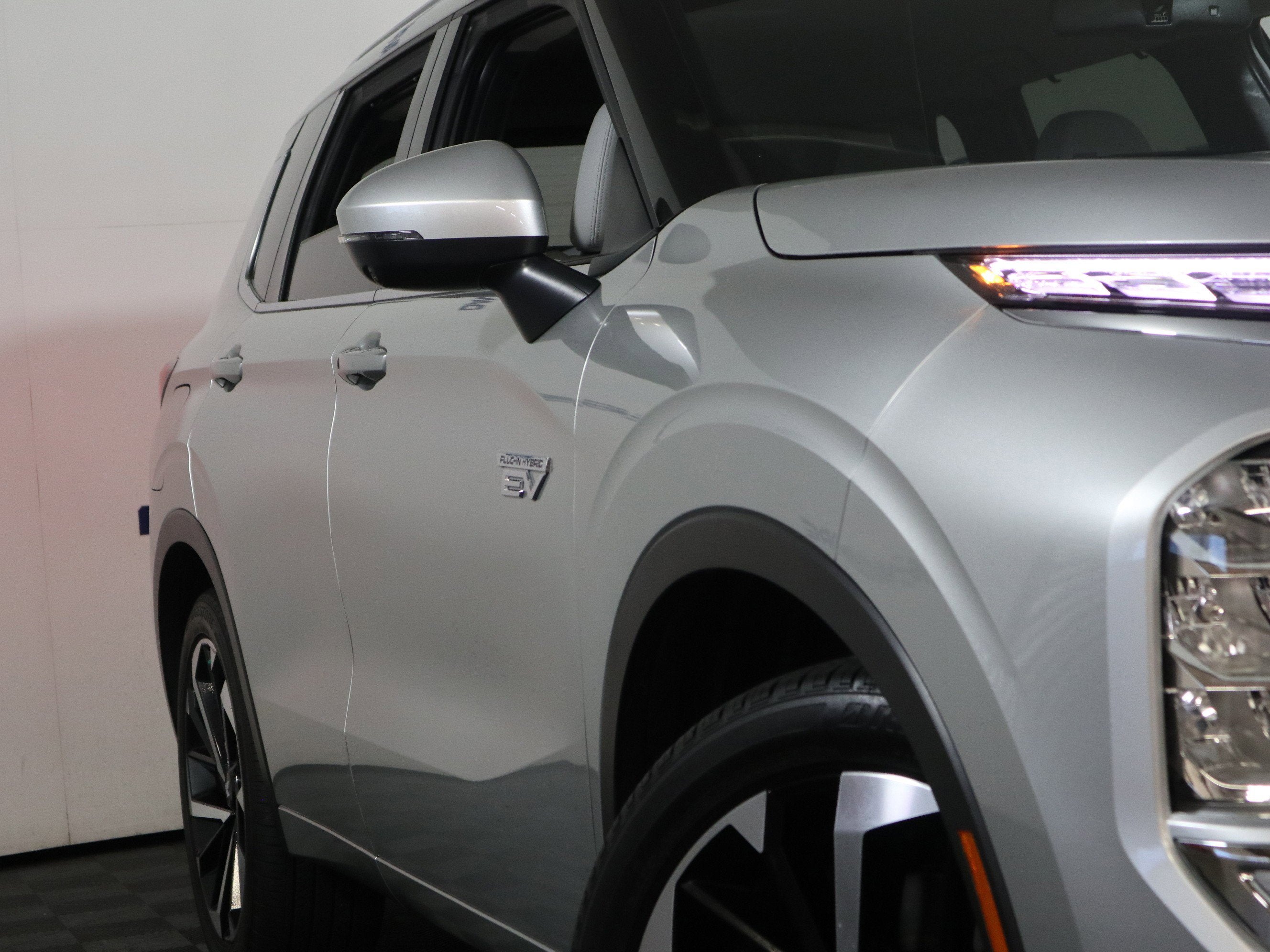 2024 Mitsubishi Outlander Plug-In Hybrid SEL