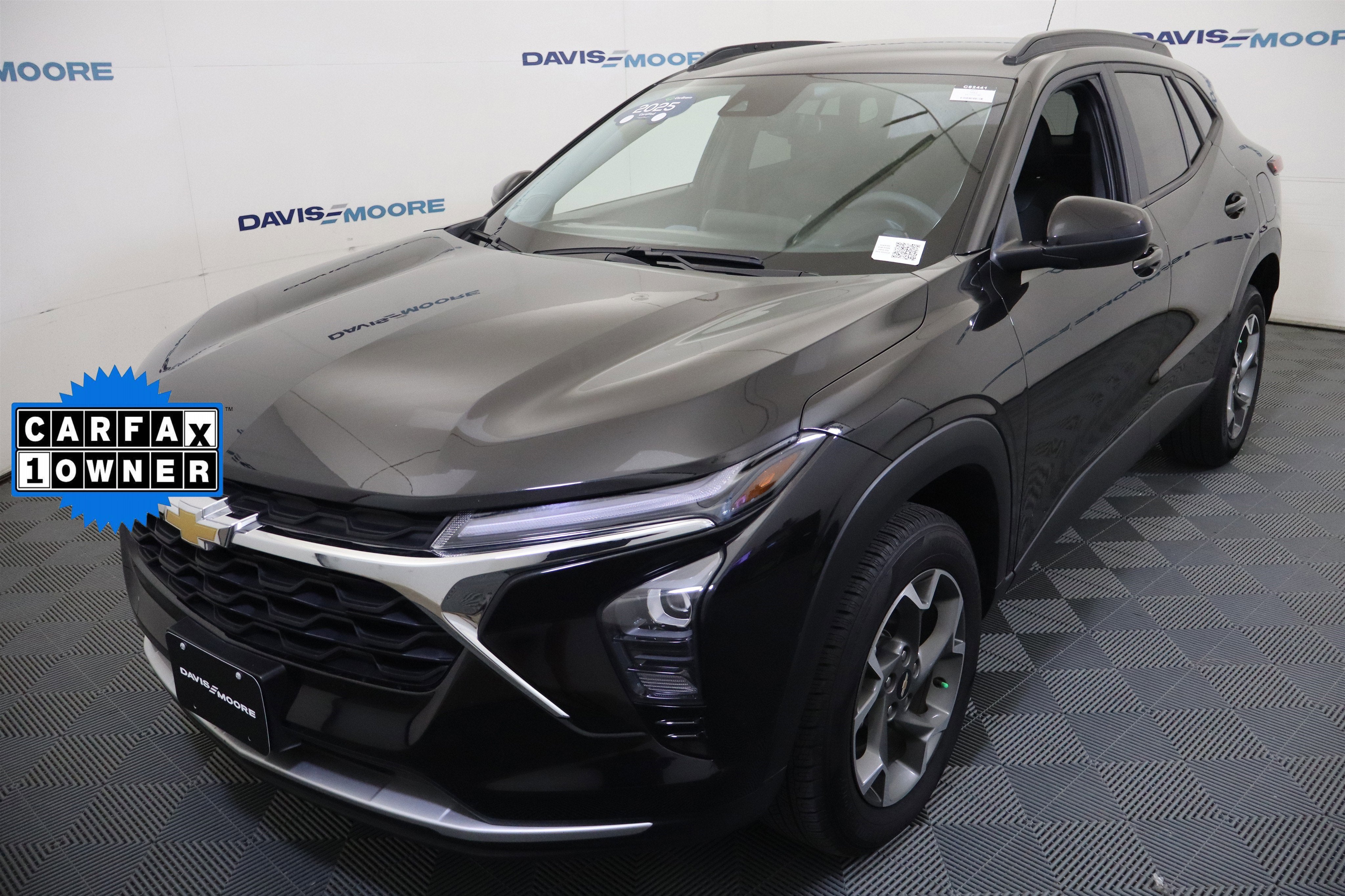 2025 Chevrolet Trax LT - Photo 12