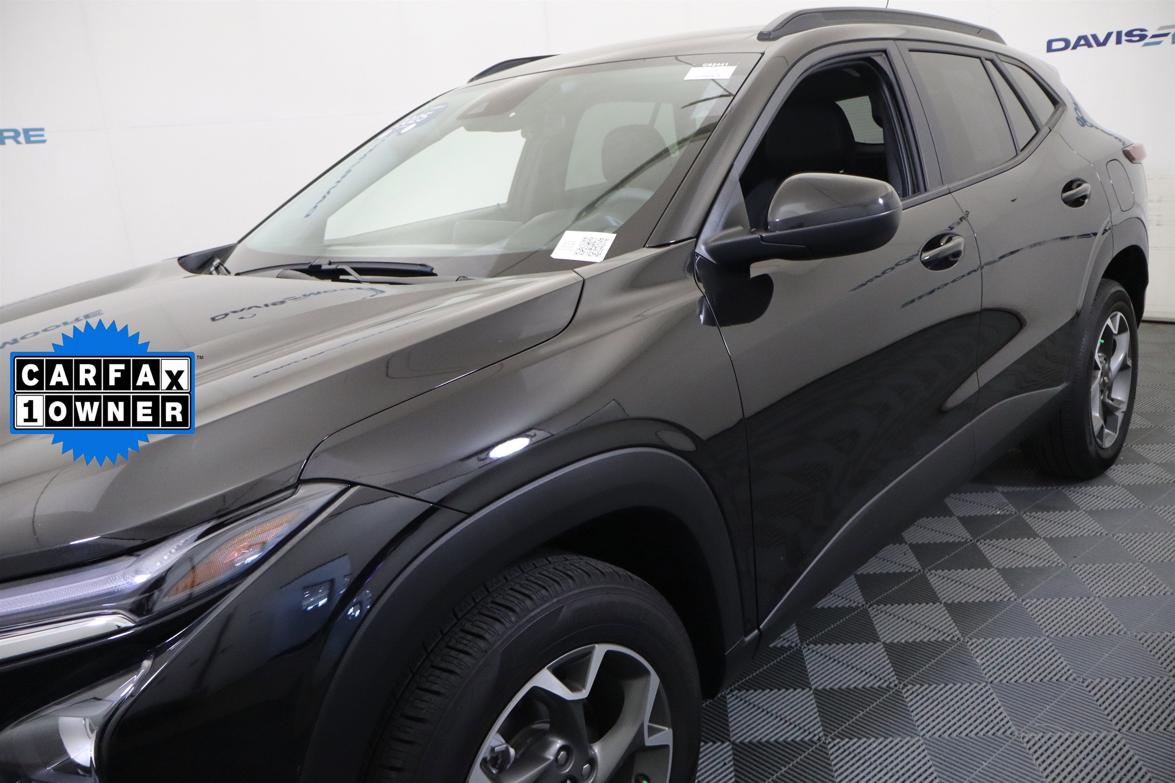2025 Chevrolet Trax LT - Photo 13