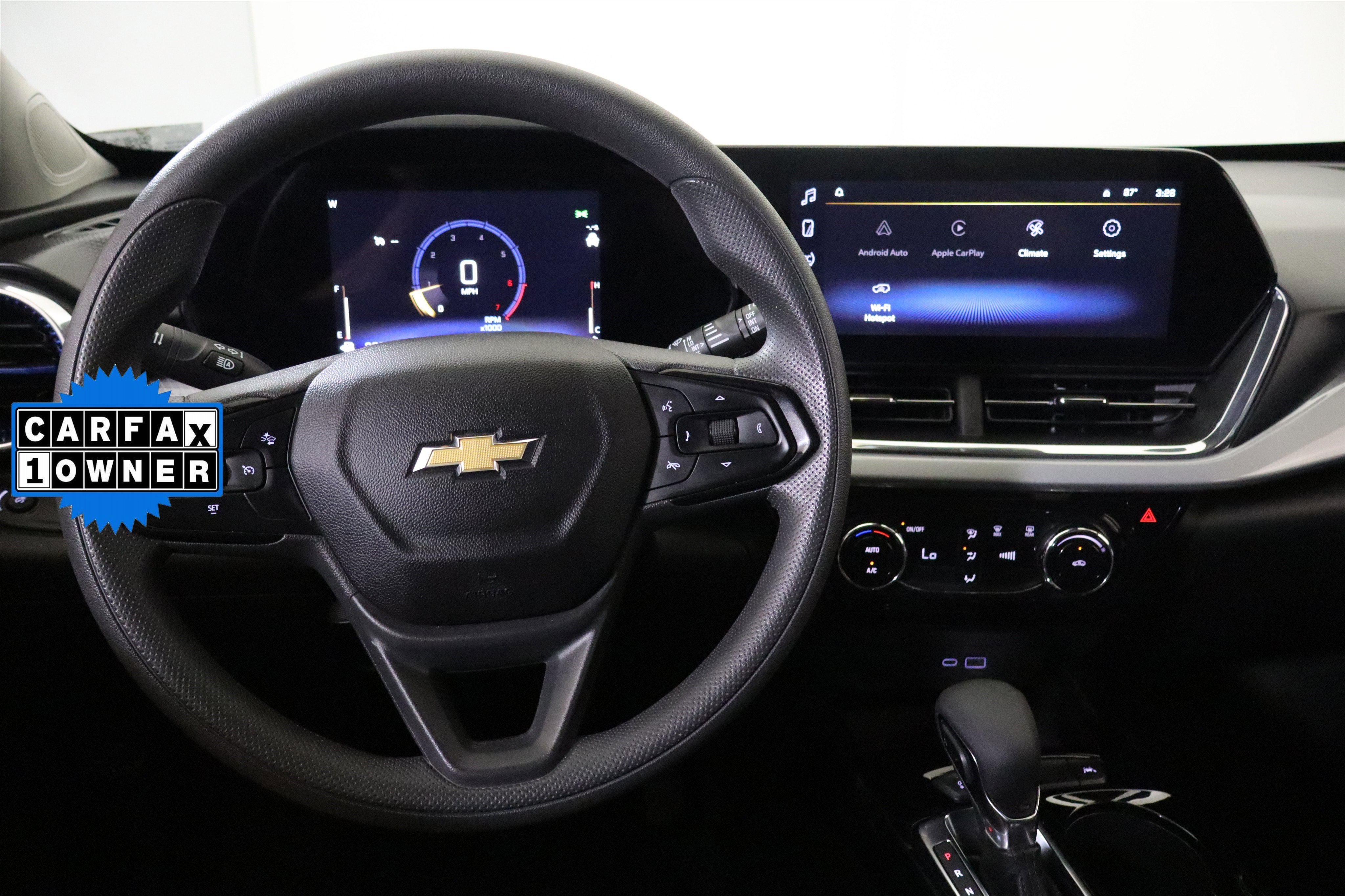 2025 Chevrolet Trax LT - Photo 24