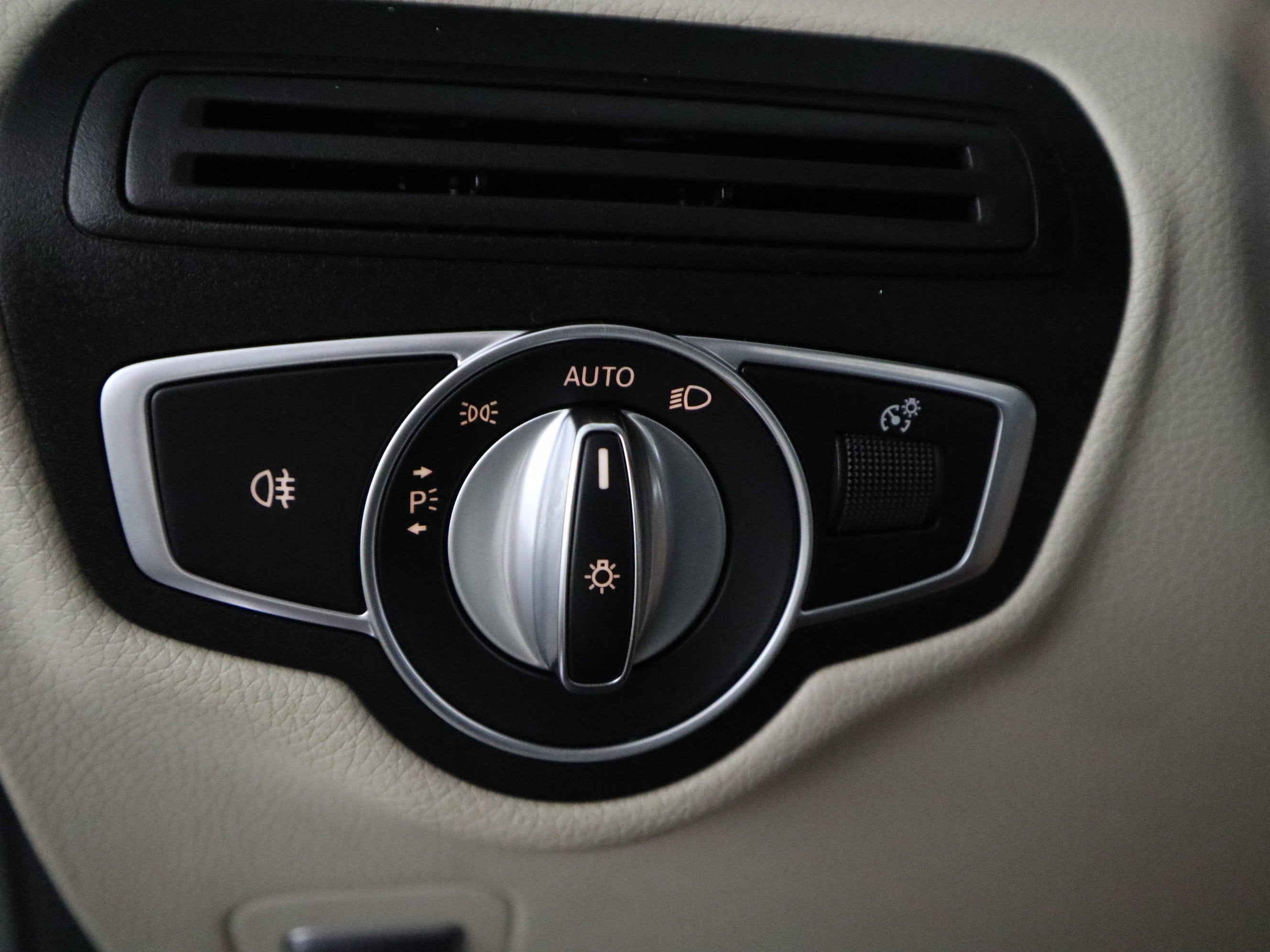 2019 Mercedes-Benz GLC 300 GLC 300