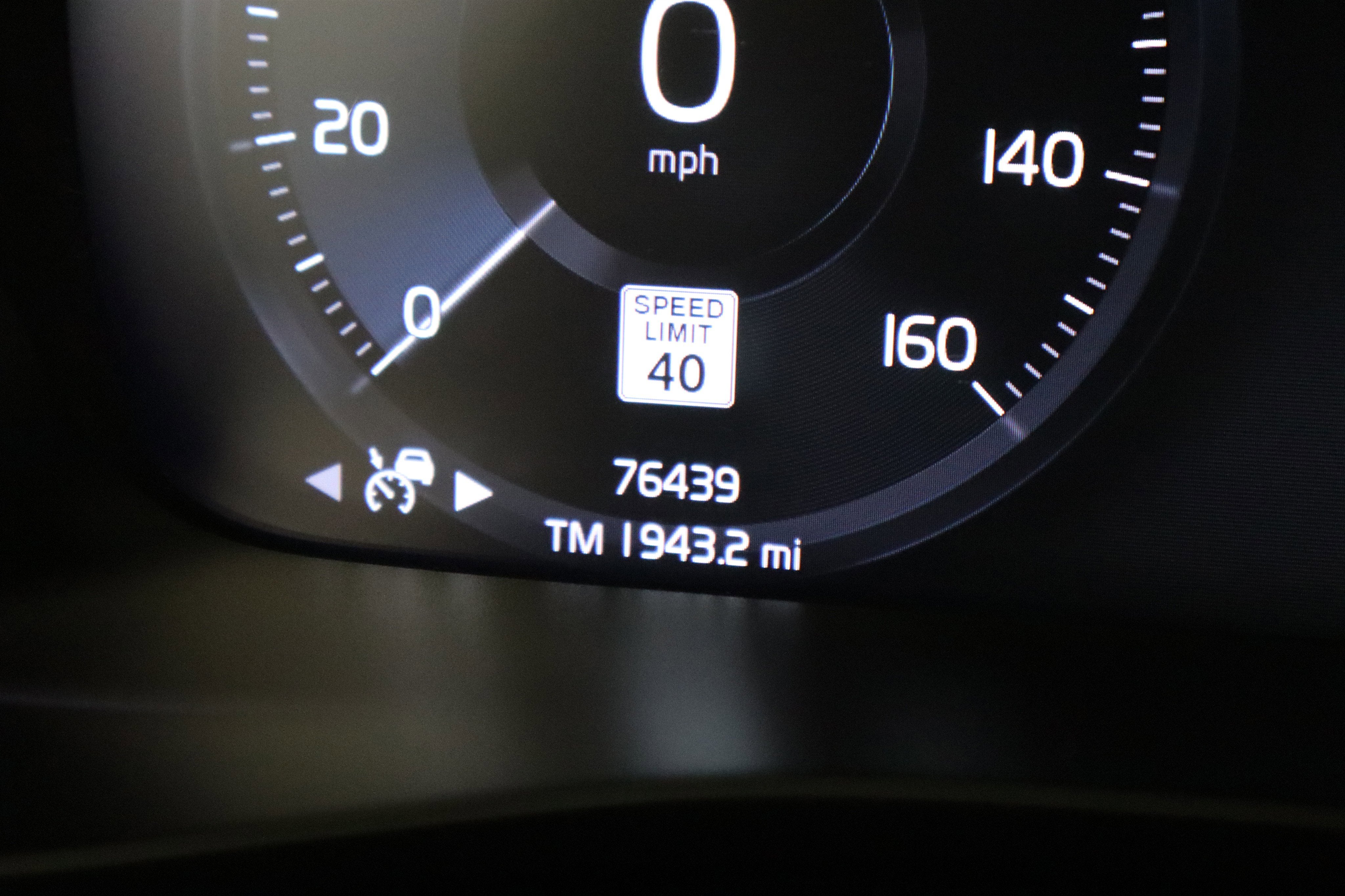 2022 Volvo XC40 Momentum