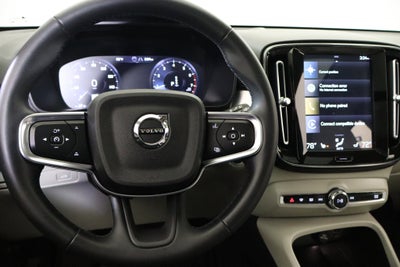 2022 Volvo XC40 Momentum