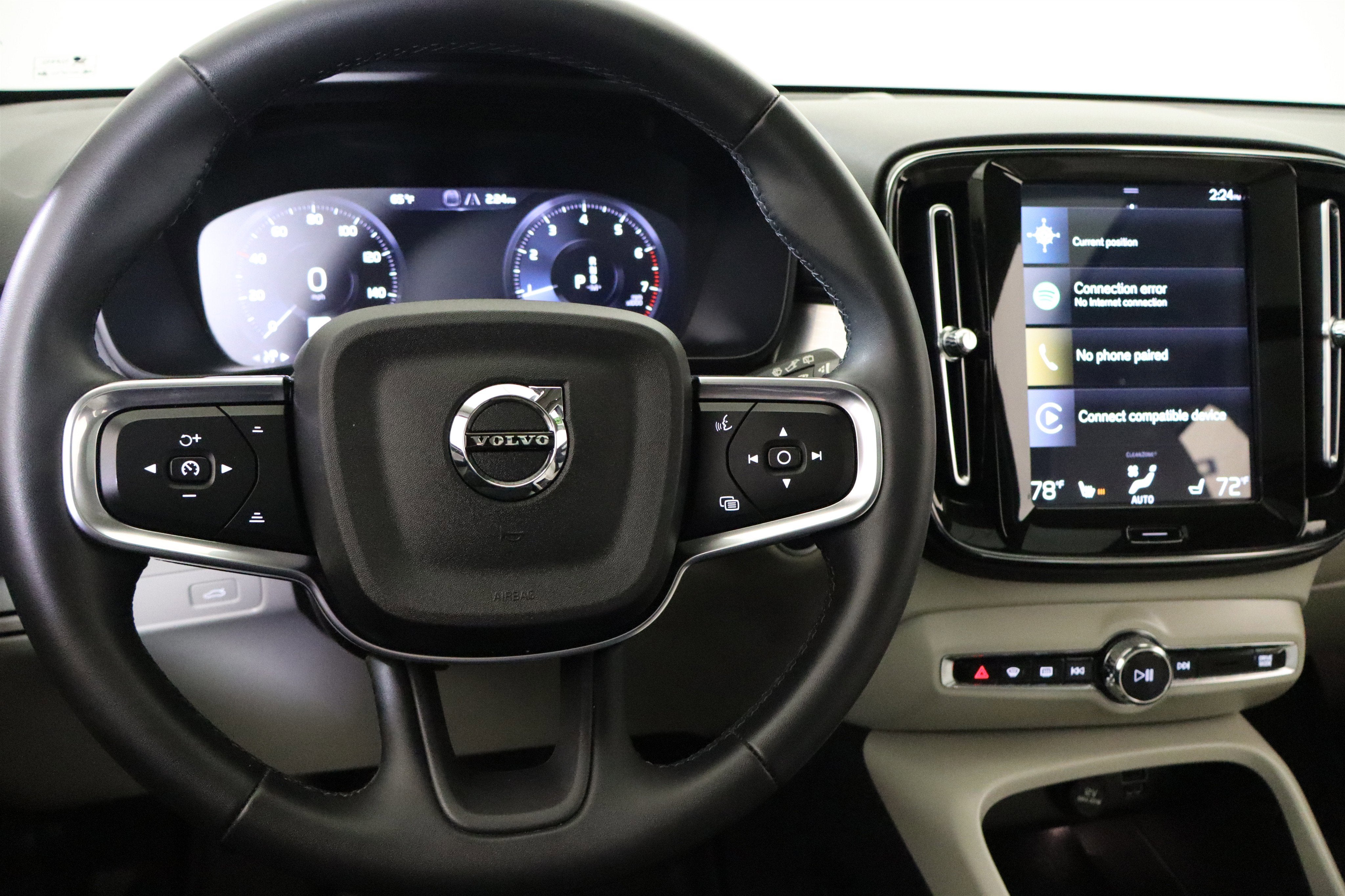 2022 Volvo XC40 Momentum